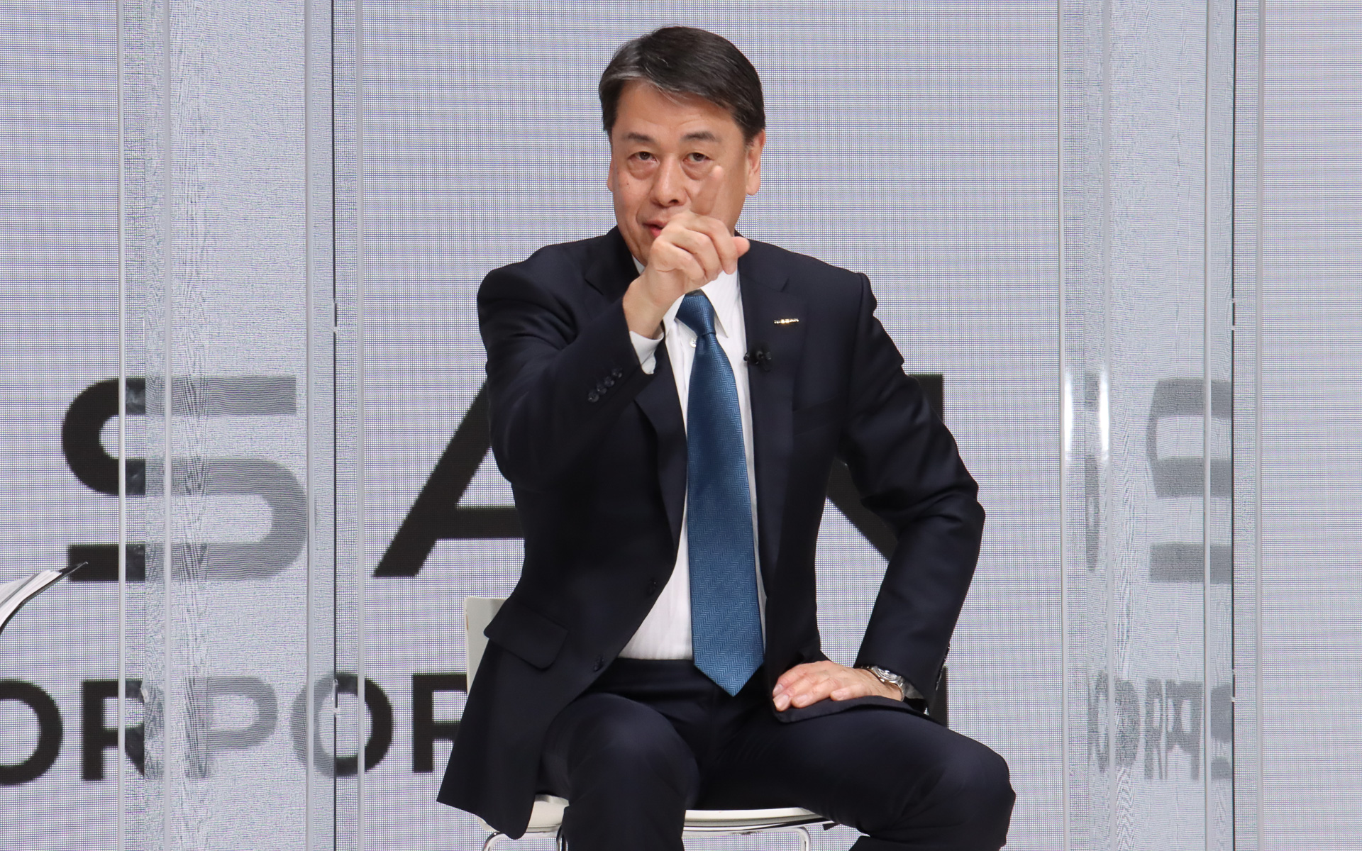 質疑応答でコメントする内田CEO