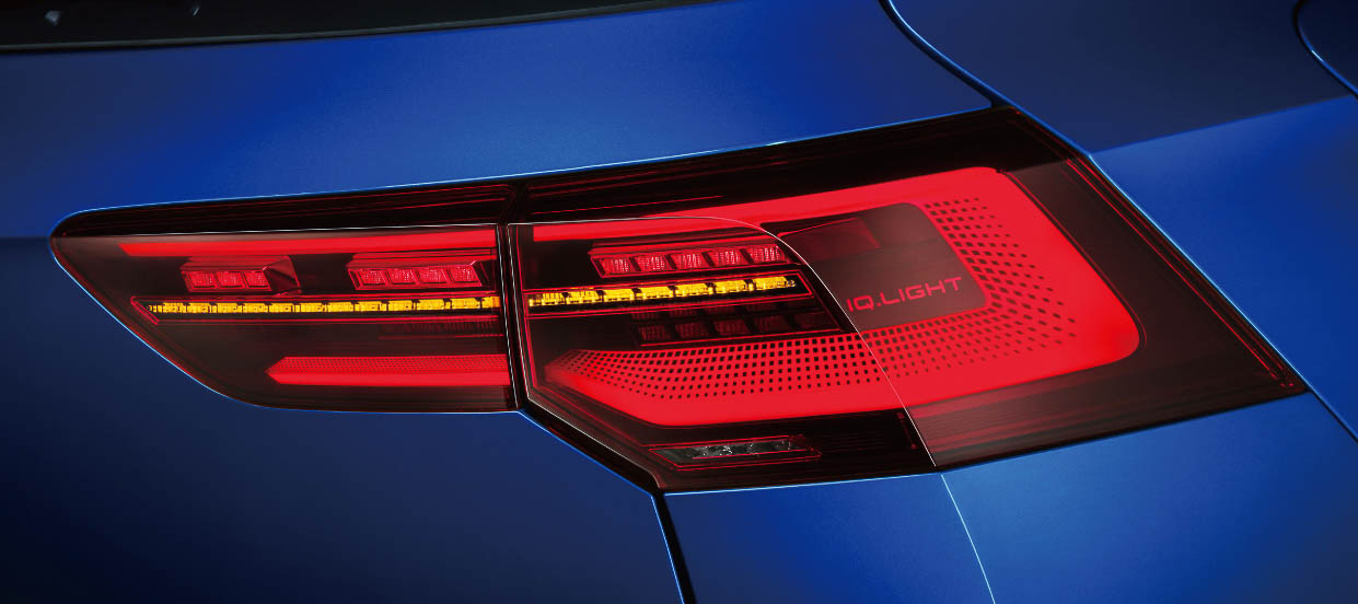 LEDテールランプ（ダイナミックターンインジケーター付）