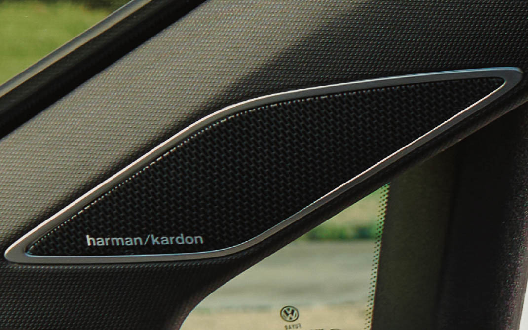 プレミアムサウンドシステム“Harman Kardon”（TSI/TDI Style、eTSI/TDI R-Lineにオプション設定）
