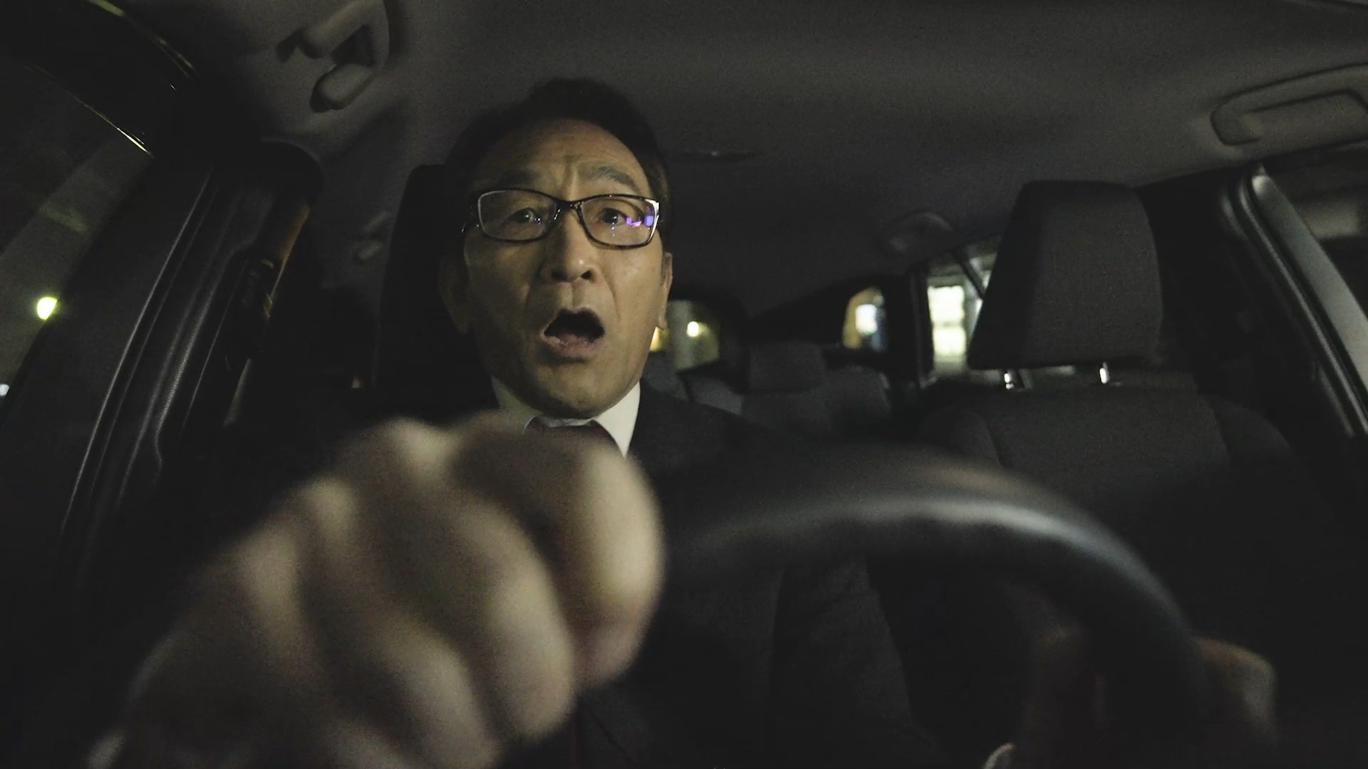 ドライバーと歩行者それぞれの視点から注意すべきポイントを紹介。小学生向けの動画も用意される