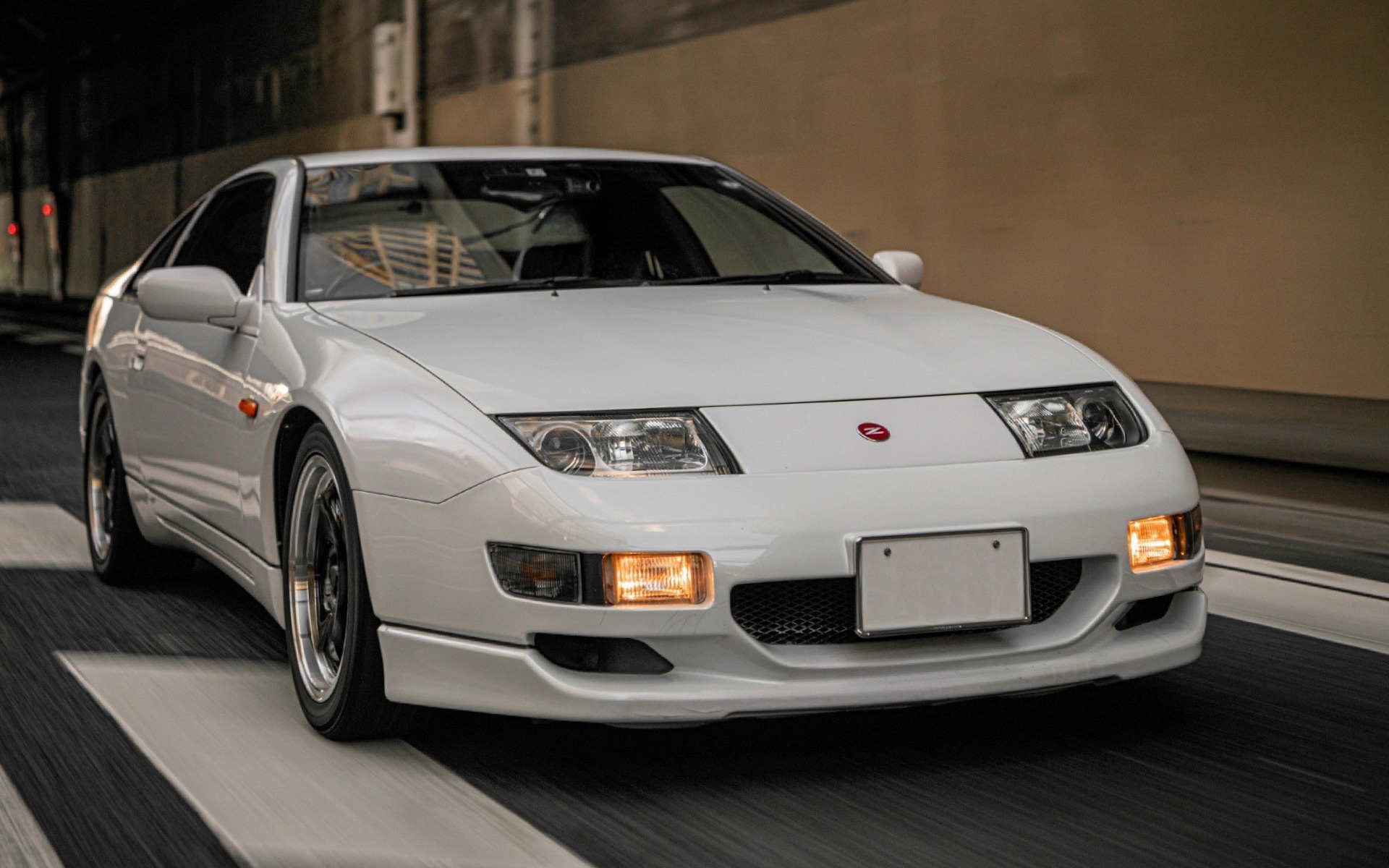 丹呉いづみさん：1995年生まれの28歳。高校生でZ32に一目ぼれし、19歳で免許取得後念願のオーナーとなる。現愛車は保有歴5年目で、現在20万km超でありながらメンテナンスと日常使いを両立させている。日産自動車 入社6年目。国家一級小型自動車整備士免許を取得後、日産自動車の開発エンジニアとして入社する