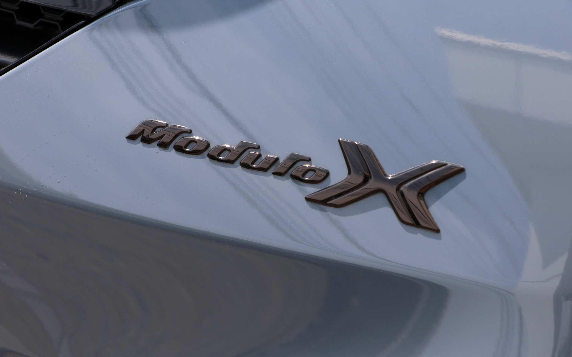 Modulo Xのエンブレムも同様