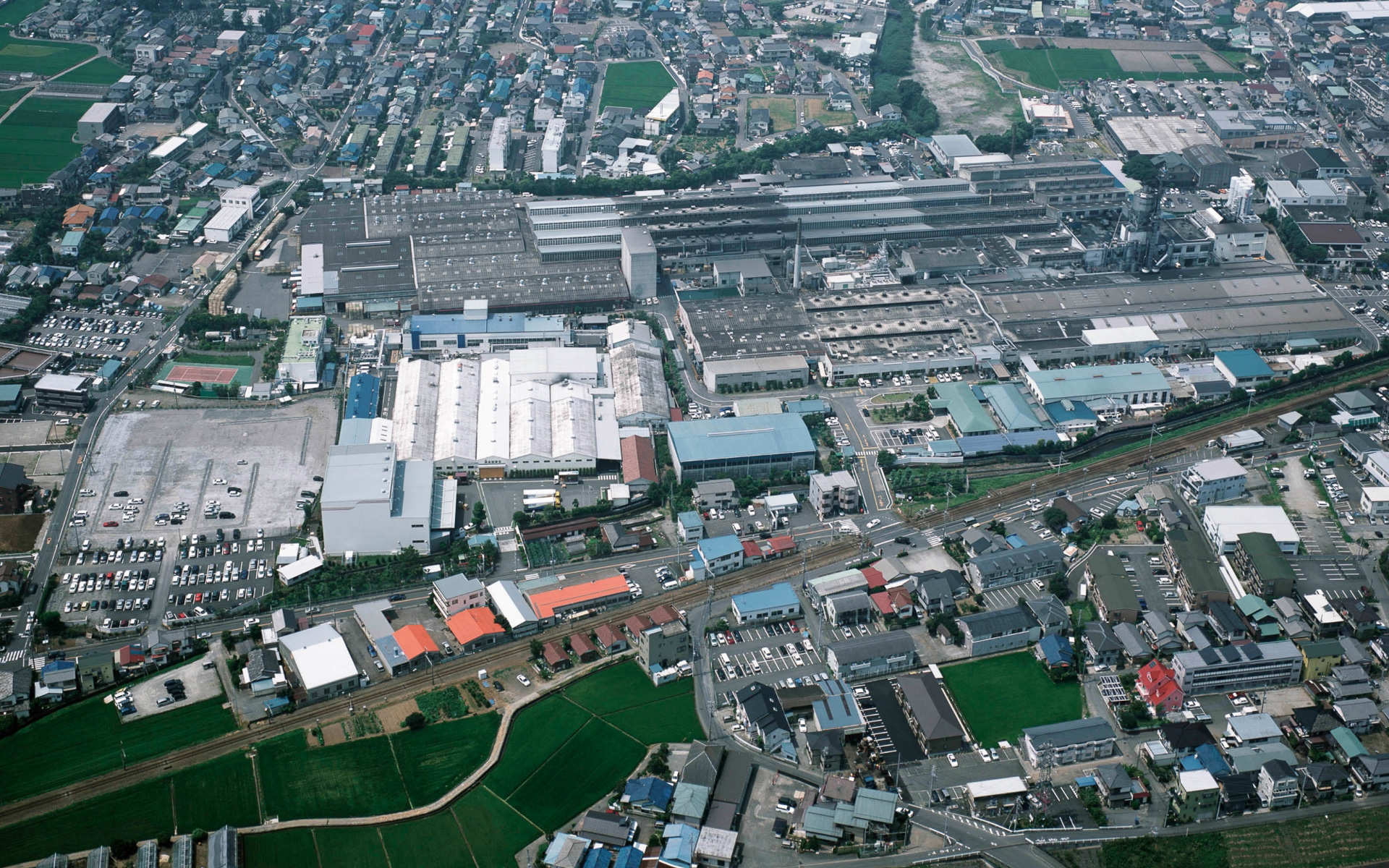 モータースポーツタイヤを生産している三島工場