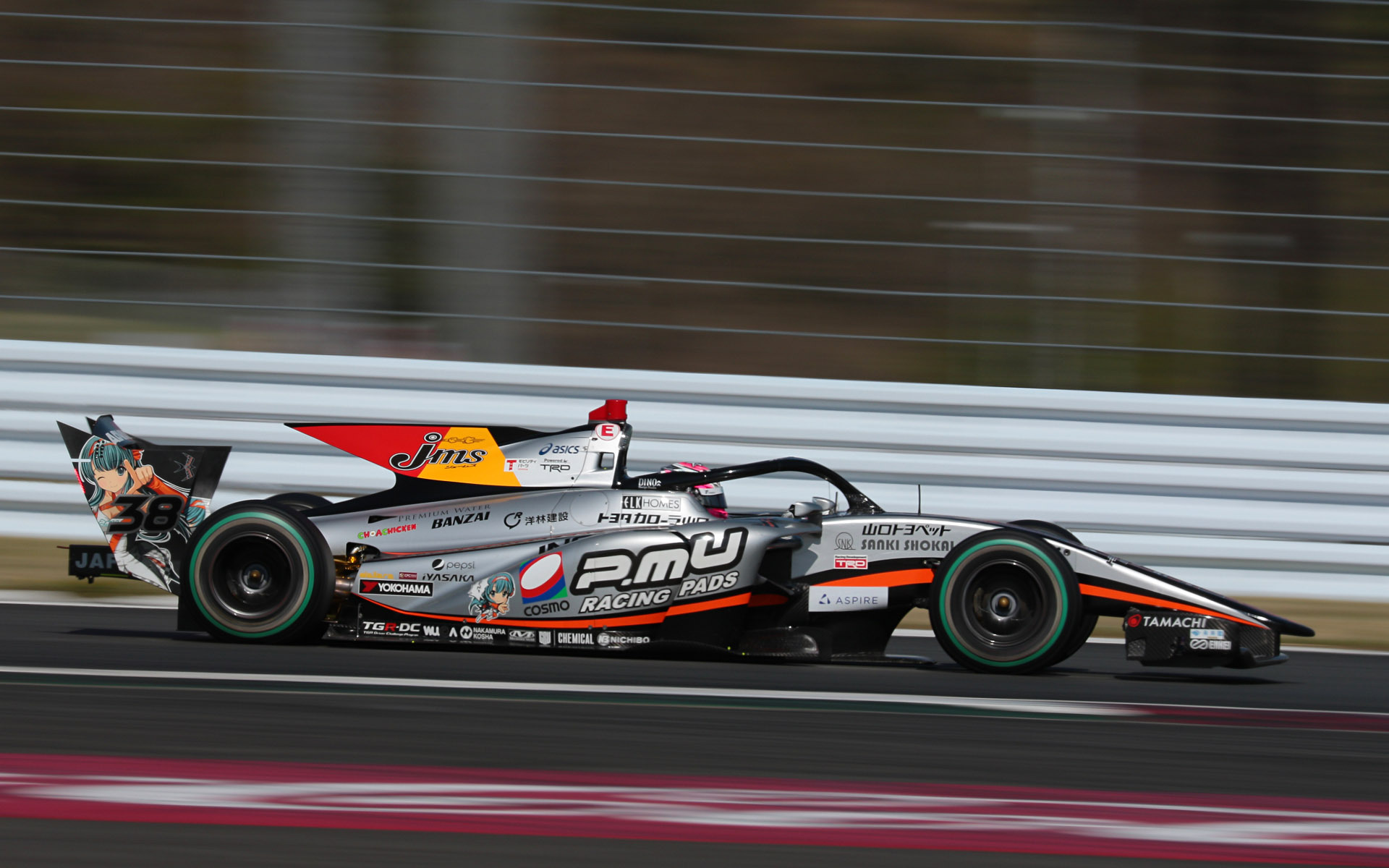 2位は坪井翔選手（38号車 P.MU/CERUMO・INGING SF23）