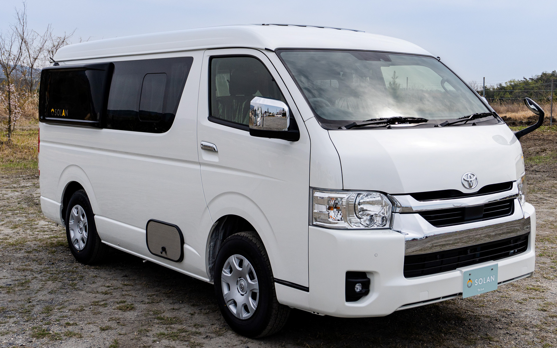 ペットとの旅行を想定したキャンピングカー「レクビィ・ソラン」にワイドボディモデルが登場した