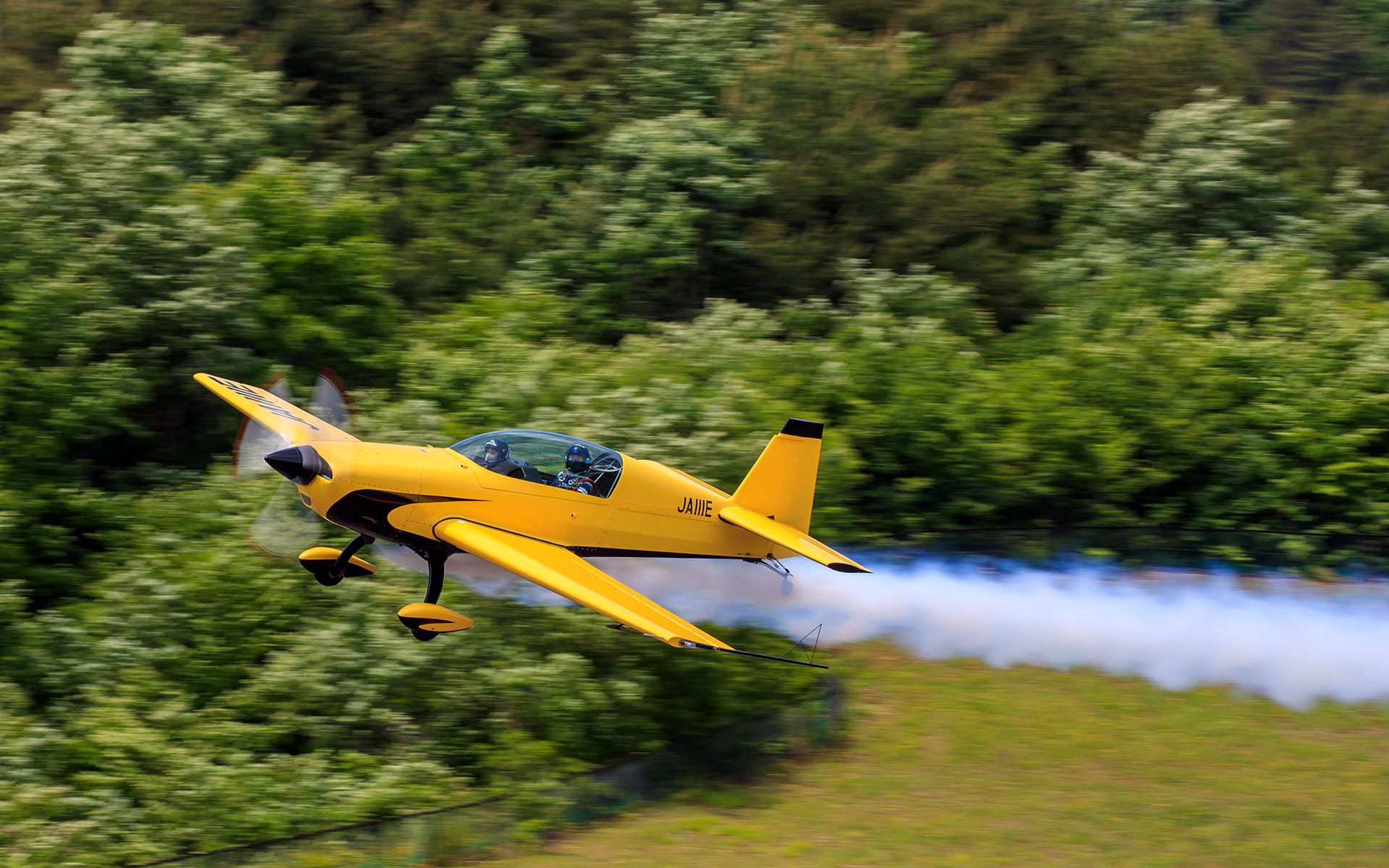 外から見ていても激しいフライトが実施されていた