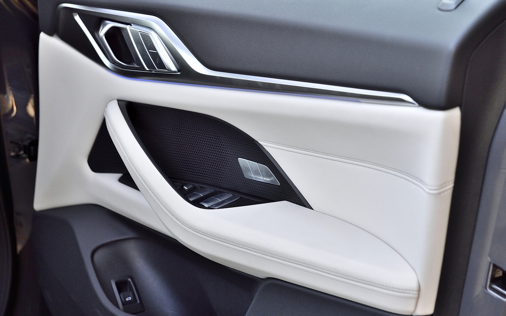 シート素材など内装はオーナーが自由にカスタマイズできる