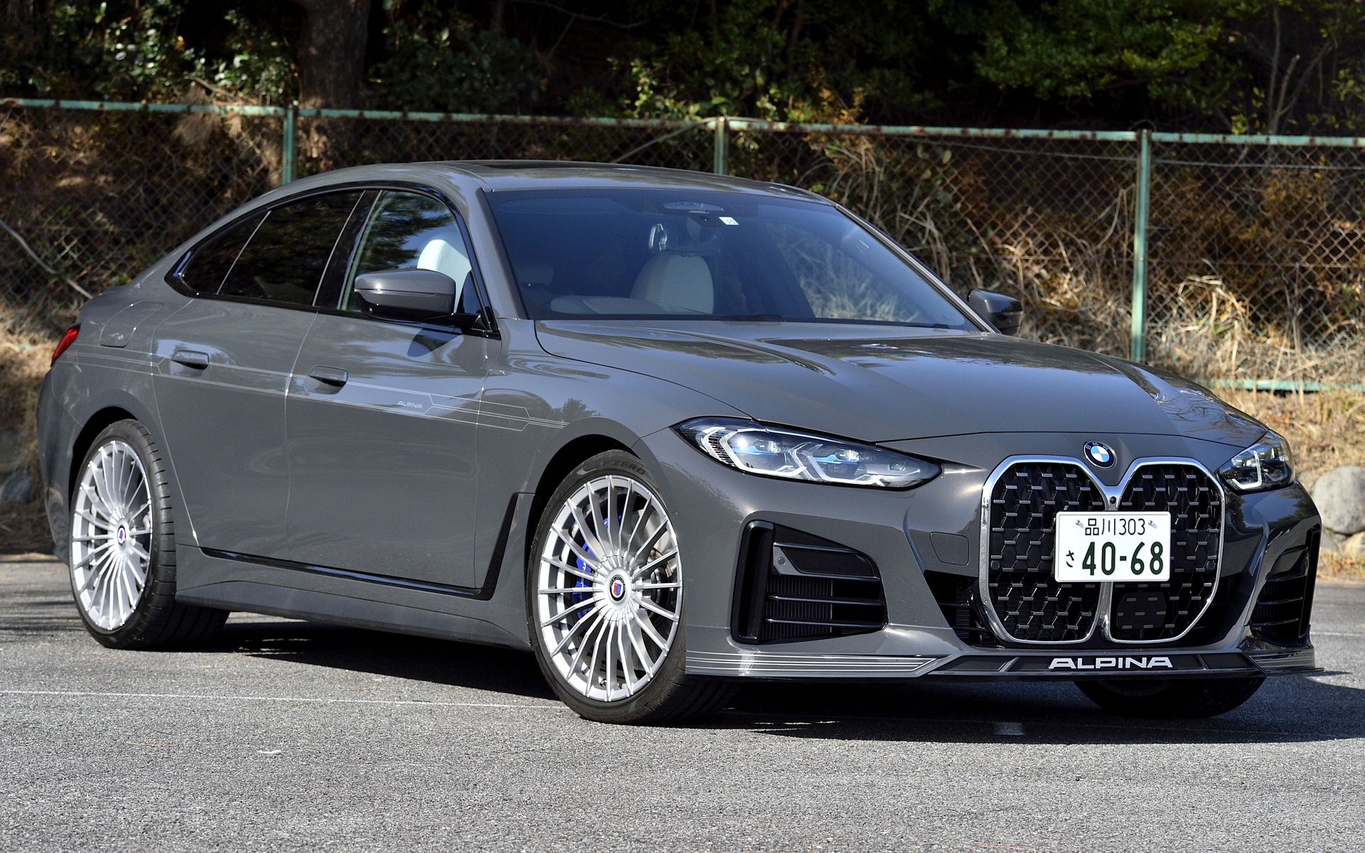 ボディサイズは4790×1850×1440mm（全長×全幅×全高）、ホイールベースは2856mm、車両重量は1910kg