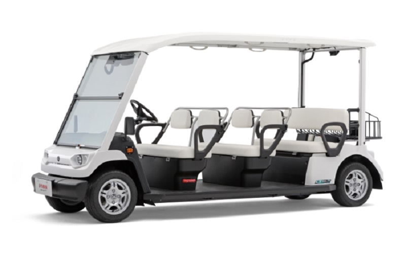 グリーンスローモビリティは、20km/h未満で公道を走れる電気自動車を活用した小さな移動サービスの総称で、環境負荷が少なく、狭い路地も通行可能なのが特徴。高齢者の移動や観光客周遊に資する「新たなモビリティ」として期待されている。今回の実証実験ではヤマハ発動機の7人乗りの「AR-07」と4人乗りの「AR-04」が使用される