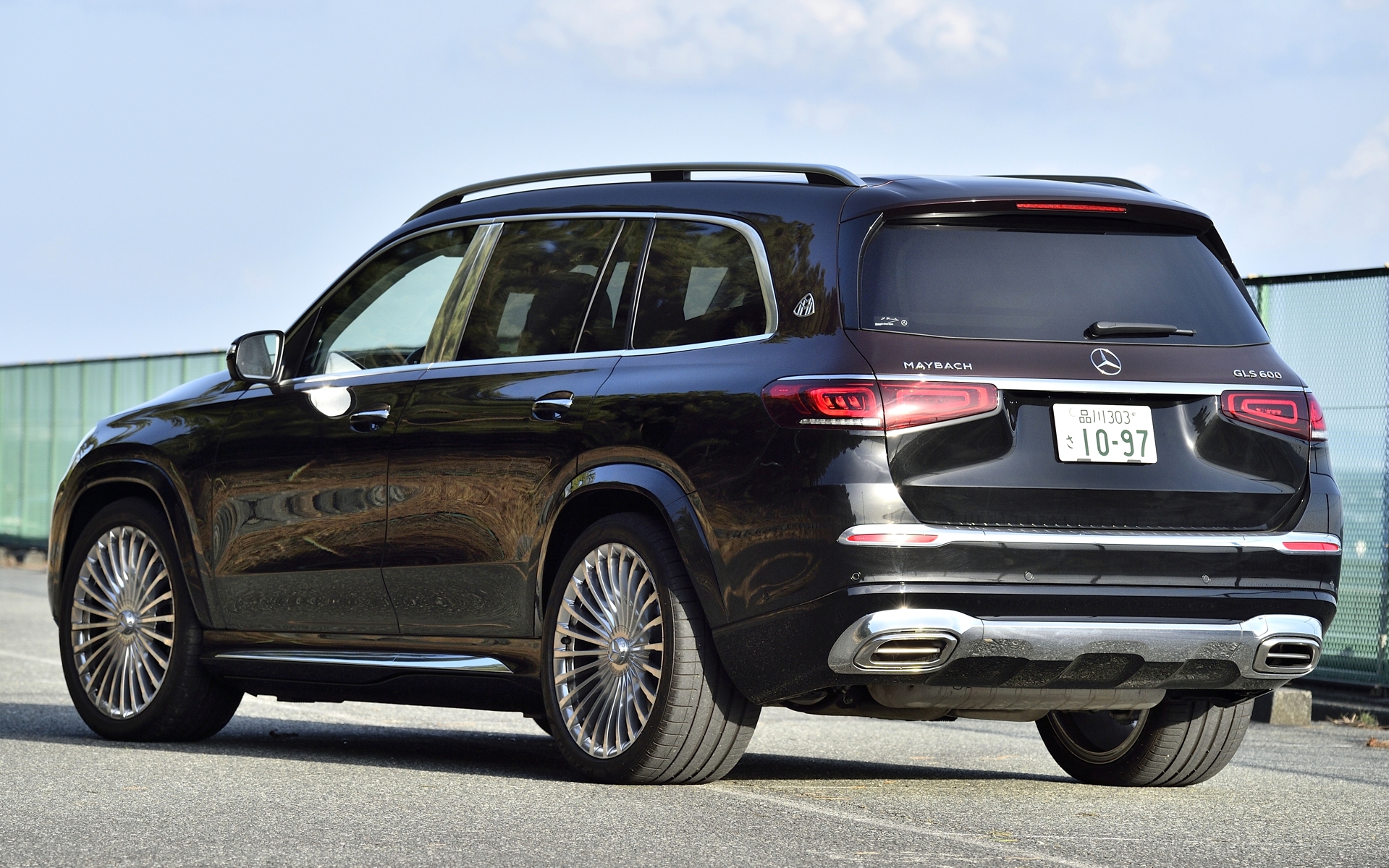 パワートレーンはV型8気筒4.0リッターツインターボ「M177」型エンジンに、48V電気システムとISG（インテグレーテッド・スターター・ジェネレーター）を組み合わせたユニットを採用。エンジンは最高出力410kW（557PS）/6000-6500rpm、最大トルク730Nm/2500-5000rpmを発生。さらにISGのブーストモードにより瞬間的に16kW（22PS）と250Nmを上乗せできる