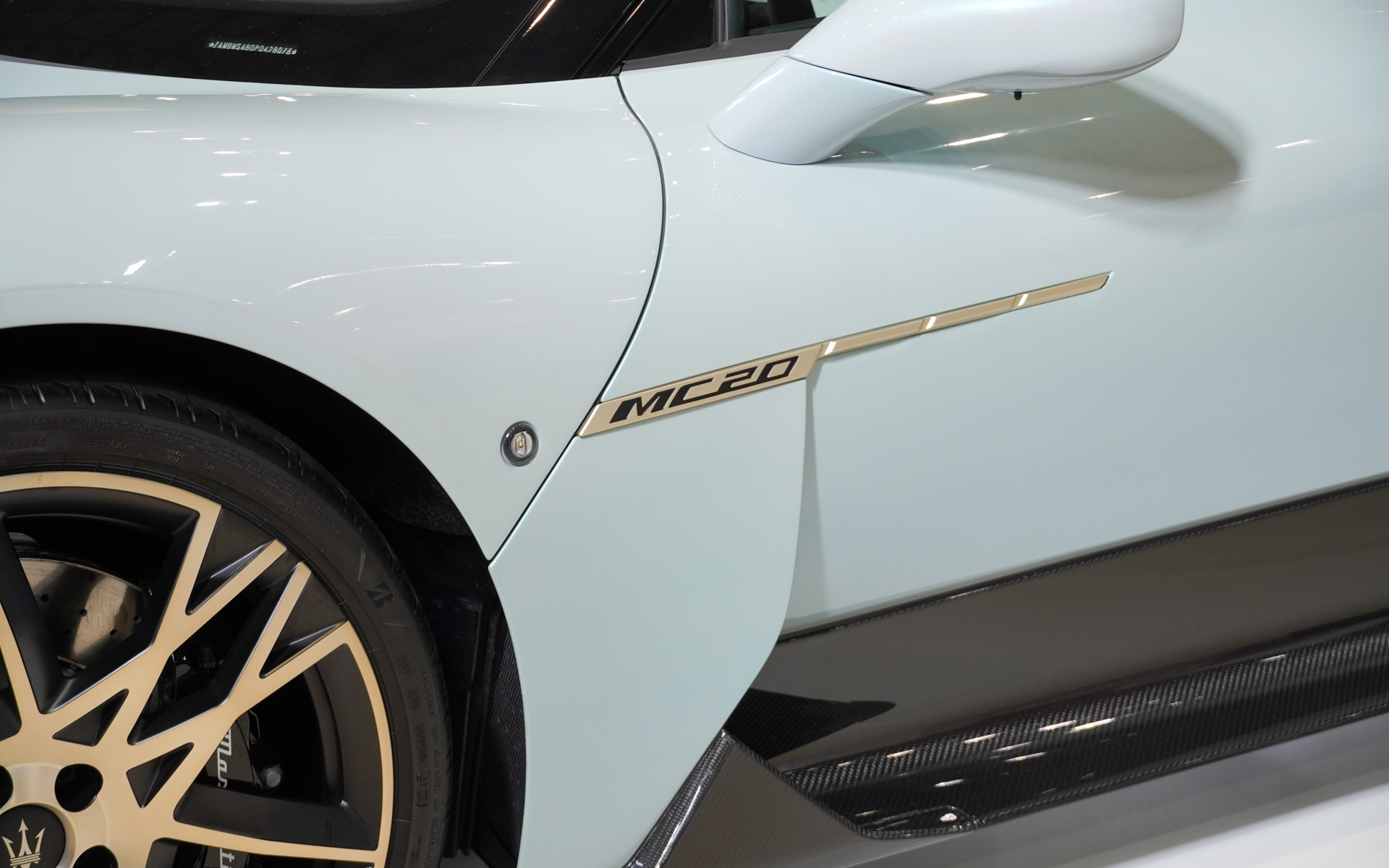 MC20 チェロのボディサイズは4670×1965×1217mm（全長×全幅×全高。全幅はドアミラー含まず）