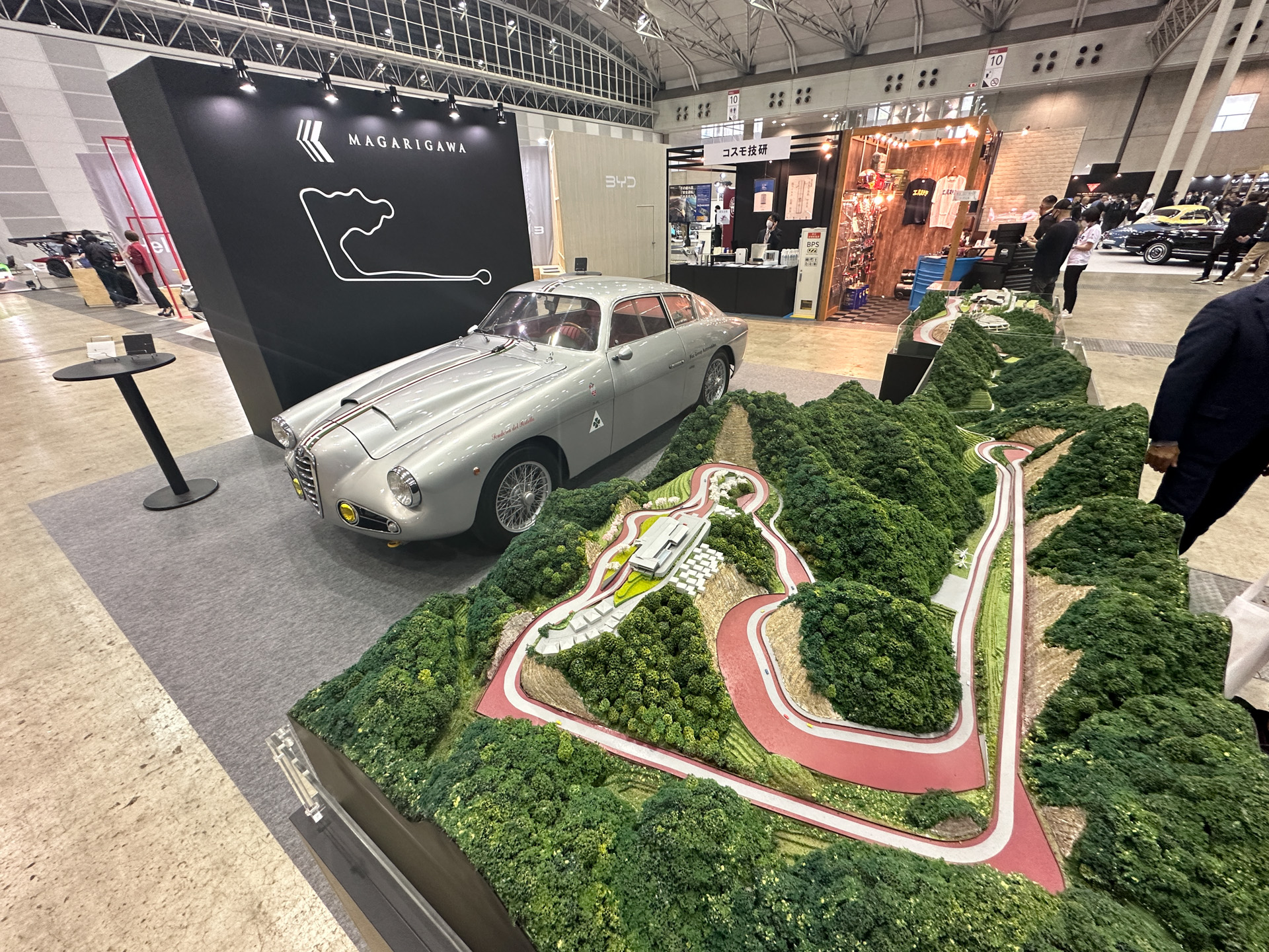 2023年、南房総に誕生するプライベートドライビングクラブ「THE MAGARIGAWA CLUB」の展示