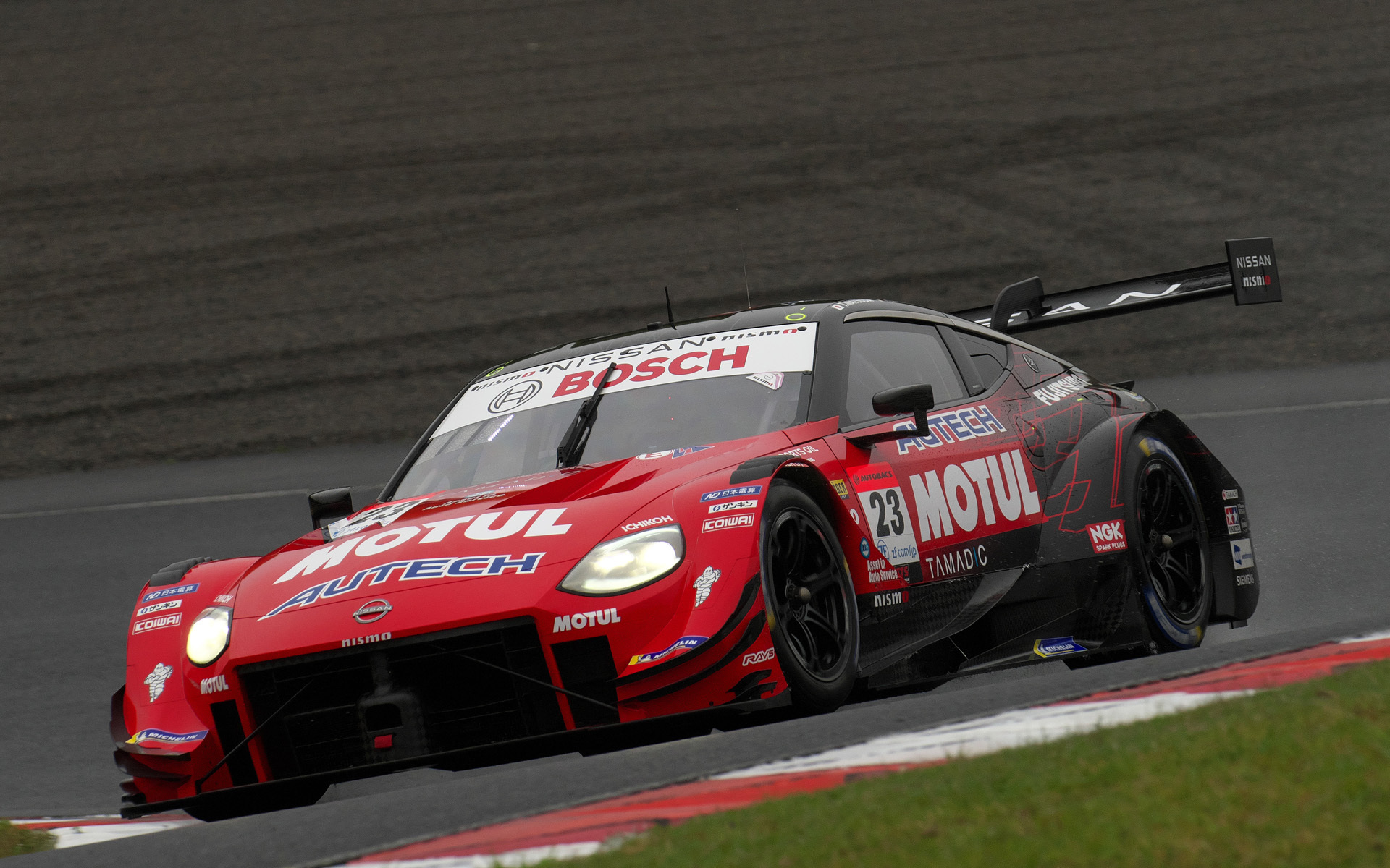 23号車 MOTUL AUTECH Z（松田次生/ロニー・クインタレッリ組、MI）