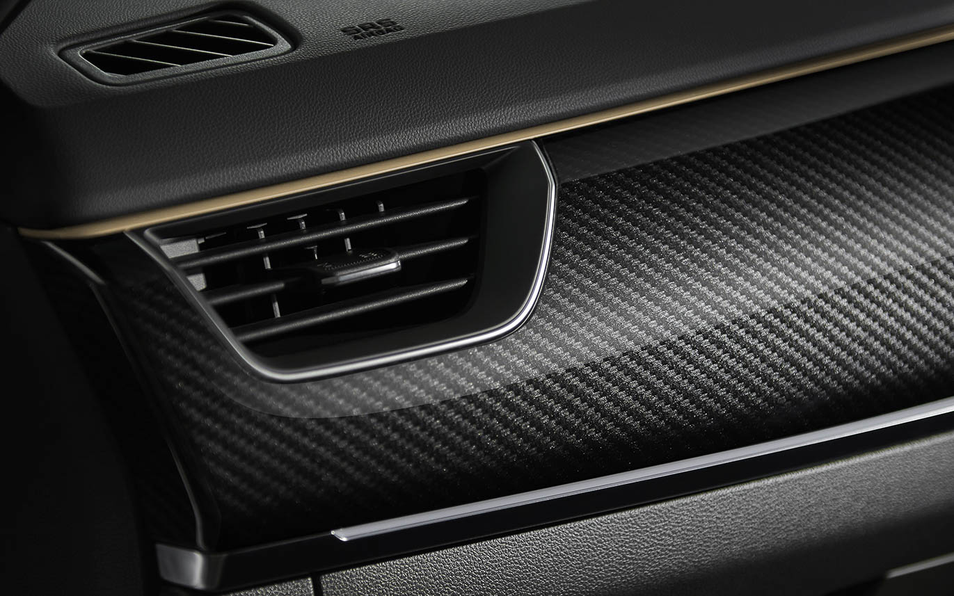 アルカナ E-TECH エンジニアードの内装