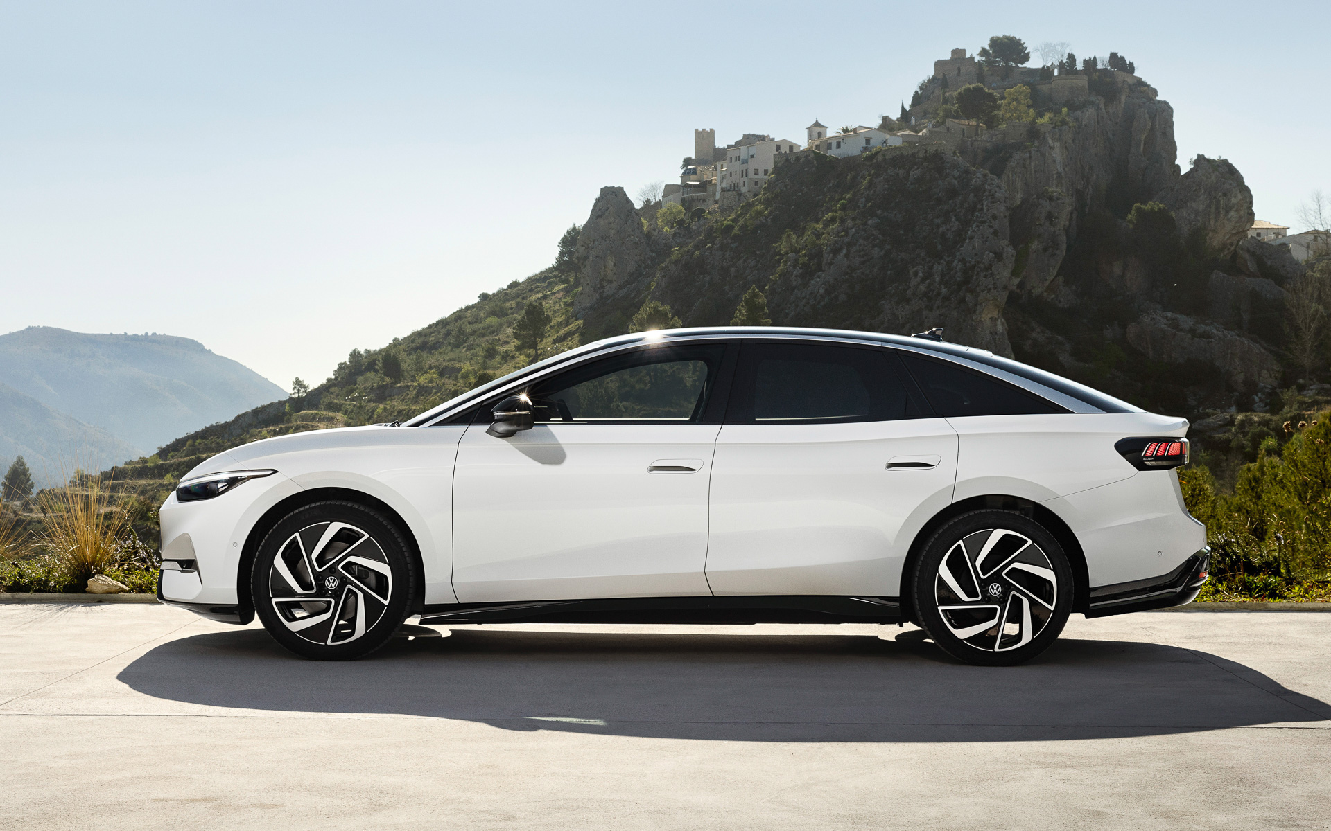 ID.7のエクステリア。全長は約5mとした