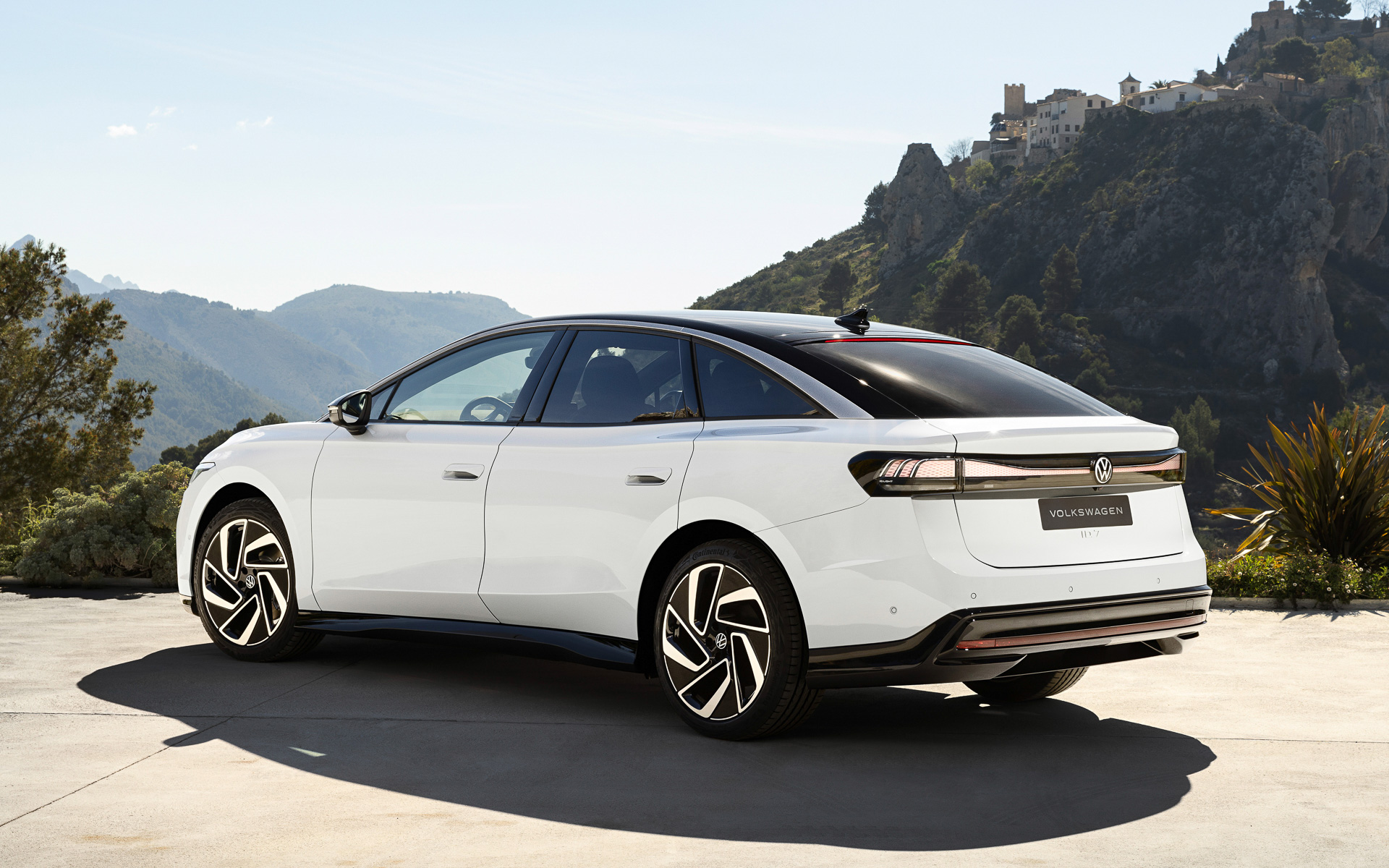 ID.7のエクステリア。全長は約5mとした