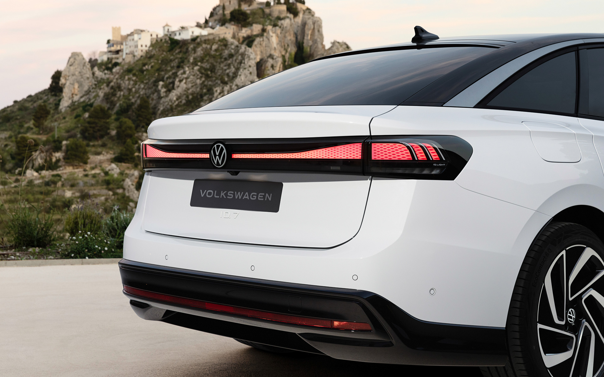 ID.7のエクステリア。全長は約5mとした