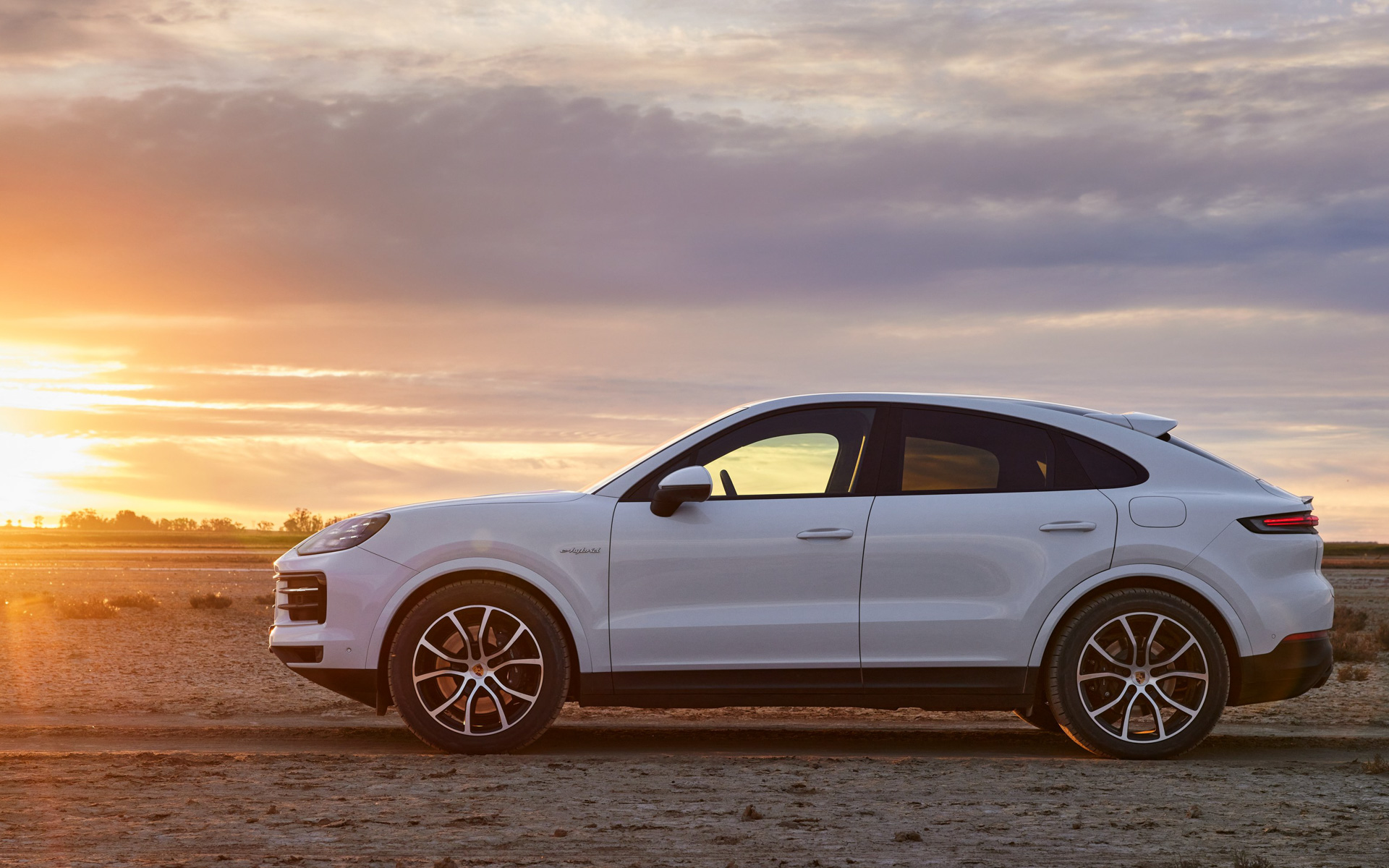 新型「カイエンE-ハイブリッドクーペ」