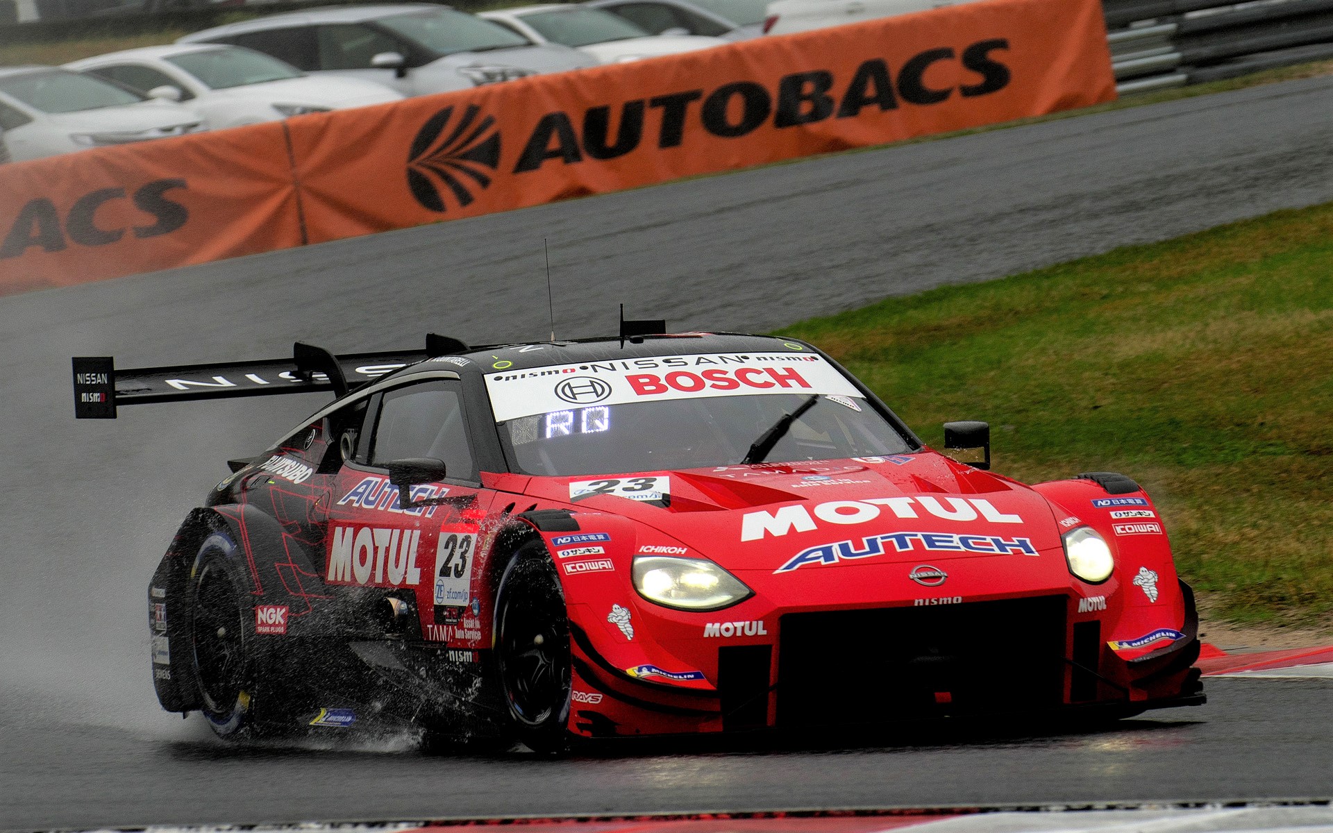 SUPER GT2023シリーズ開幕戦となった岡山300kmレースを制した23号車 MOTUL AUTECH Z（松田次生/ロニー・クインタレッリ組、MI）