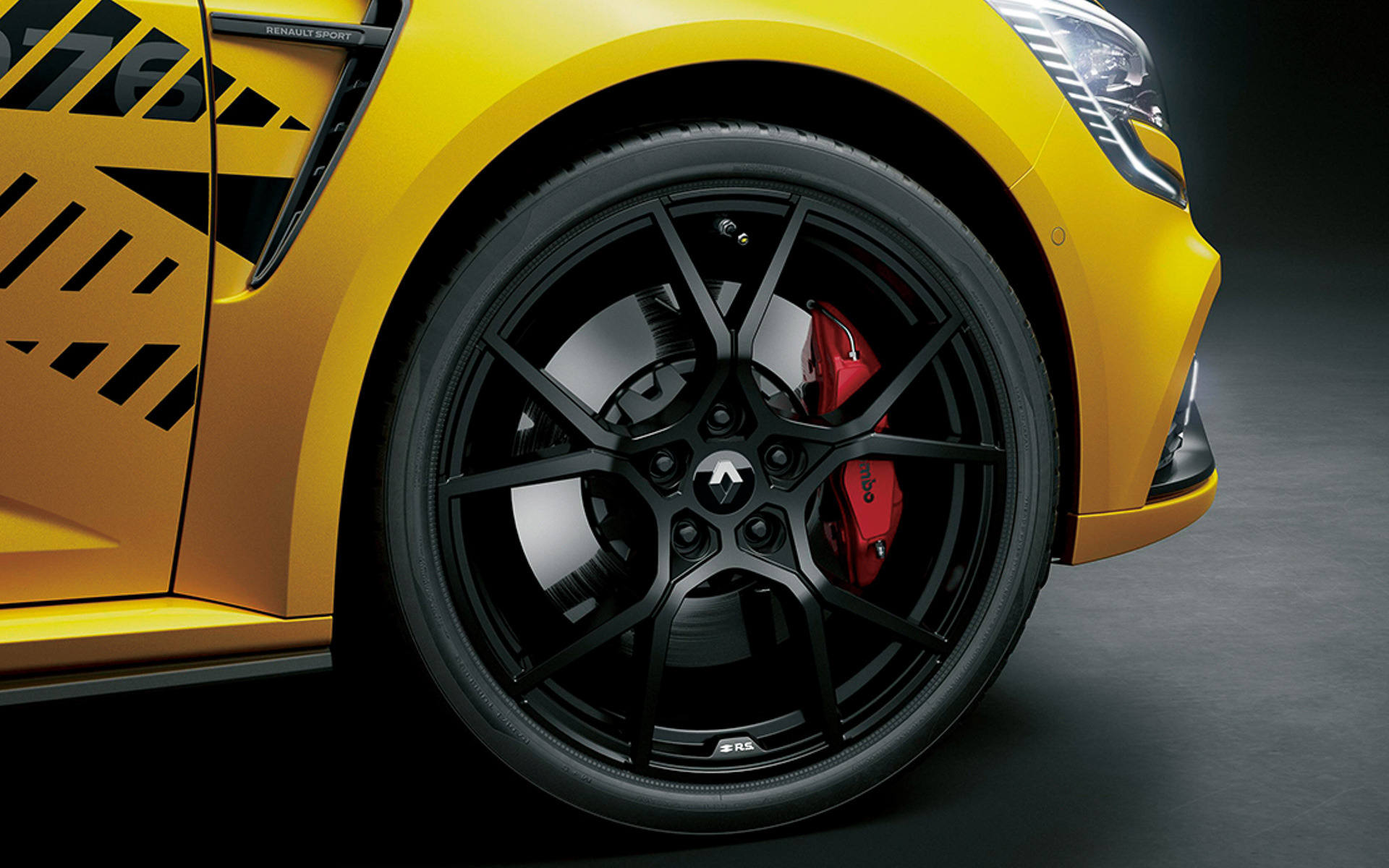 19インチアロイホイール「Fuji Light（フジライト）」、カラーはブラック