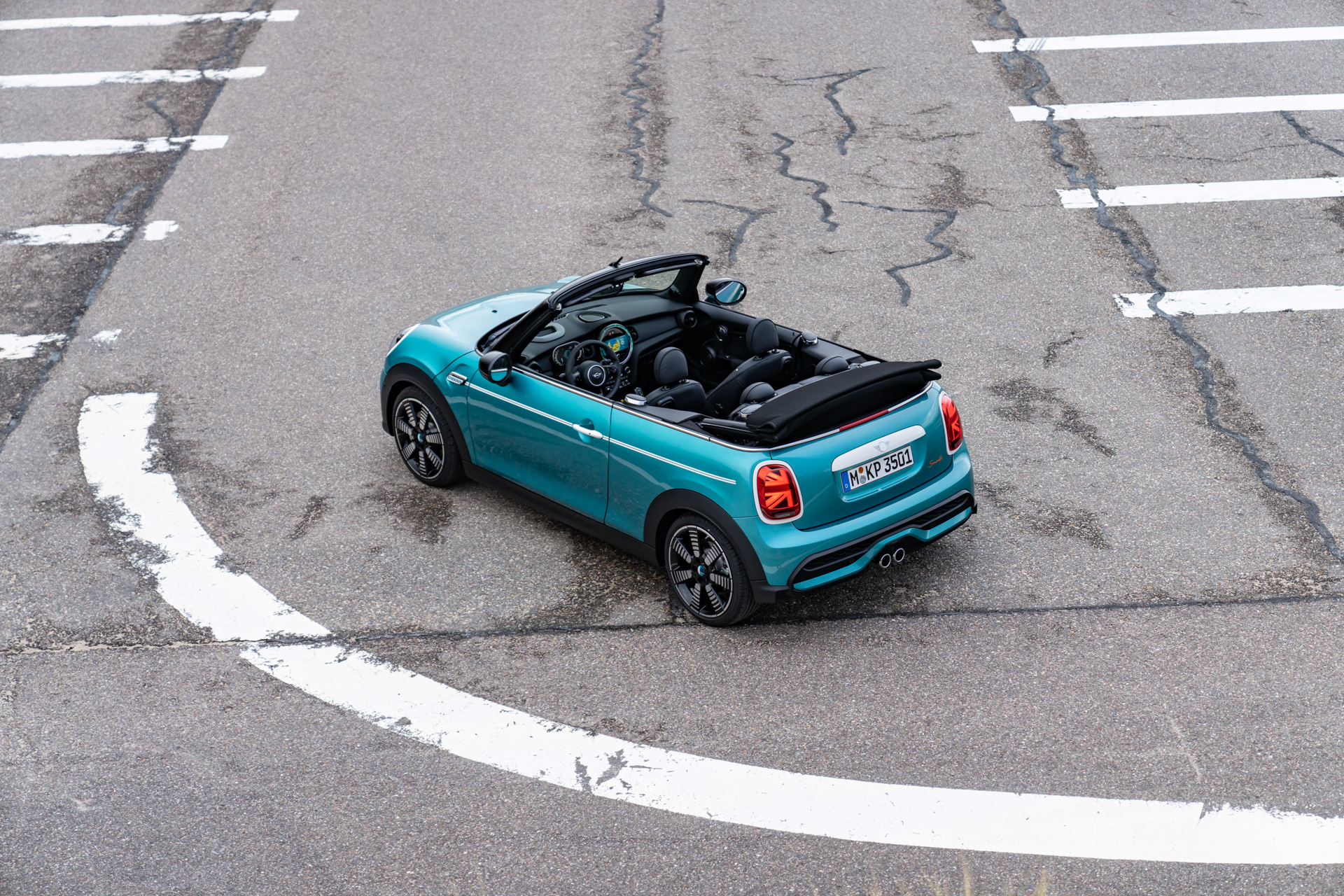 限定車「MINI コンバーチブル・シーサイド・エディション」