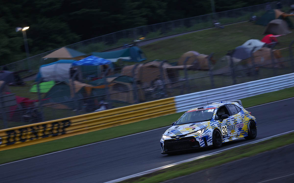 9クラスに分かれた車両が24時間走行