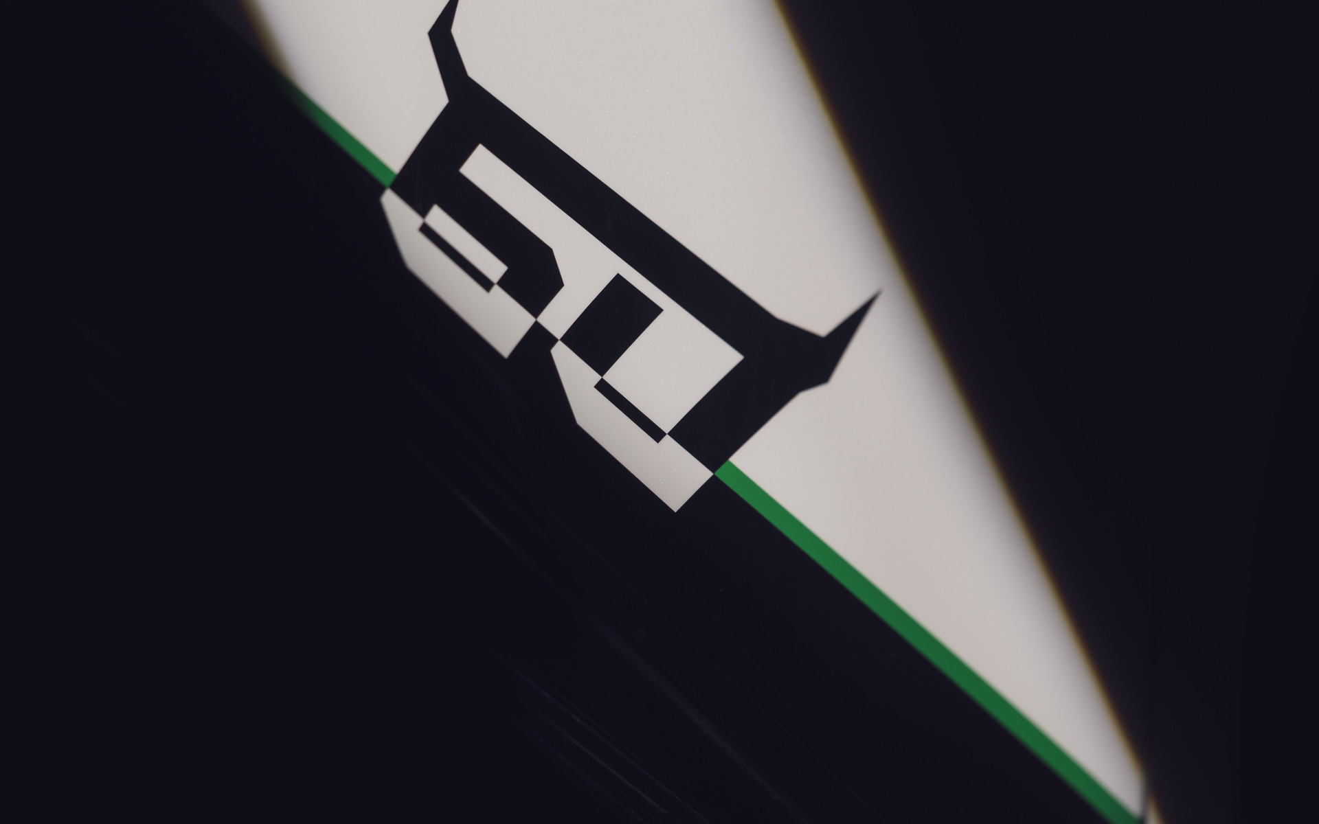 ボディには60thのロゴがあしらわれる