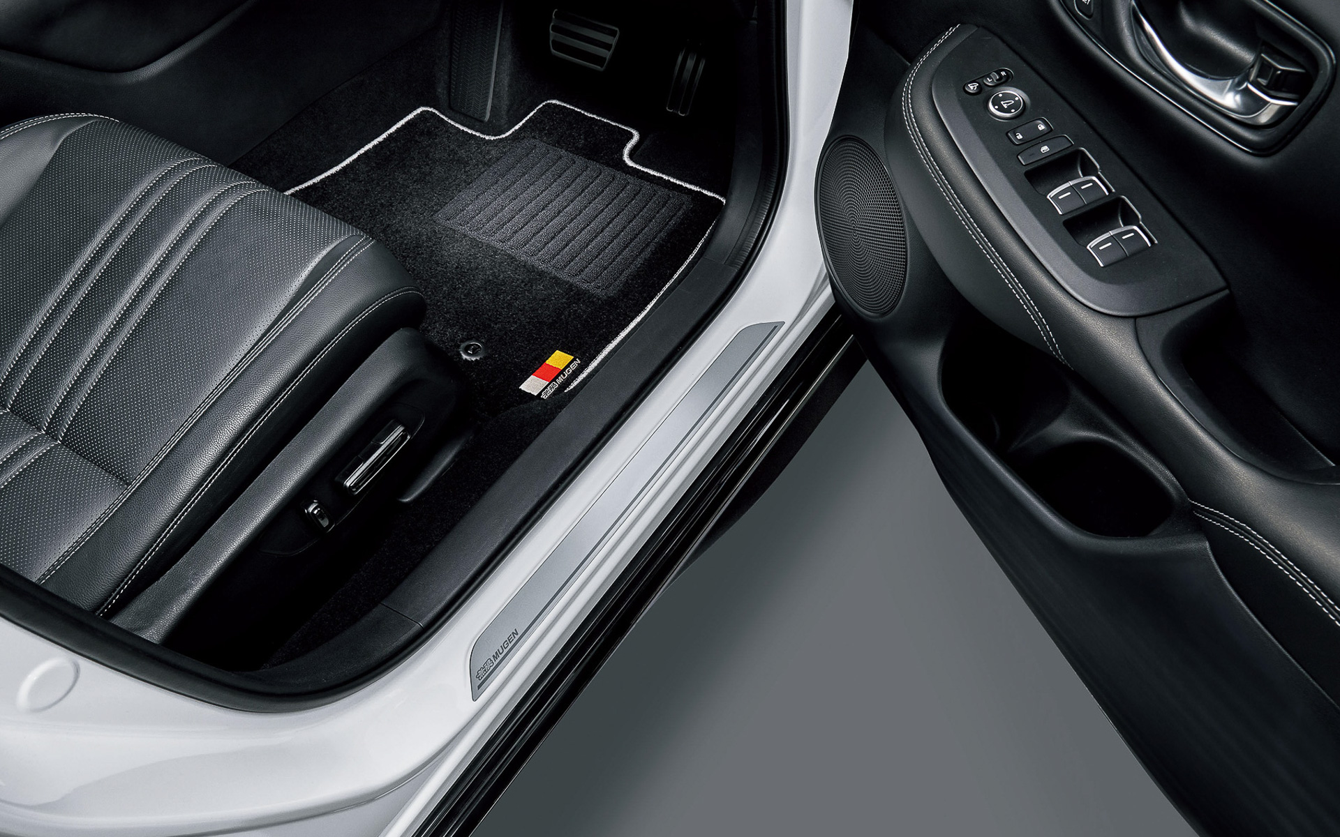 スポーツマット＆スカッフプレート装着イメージ