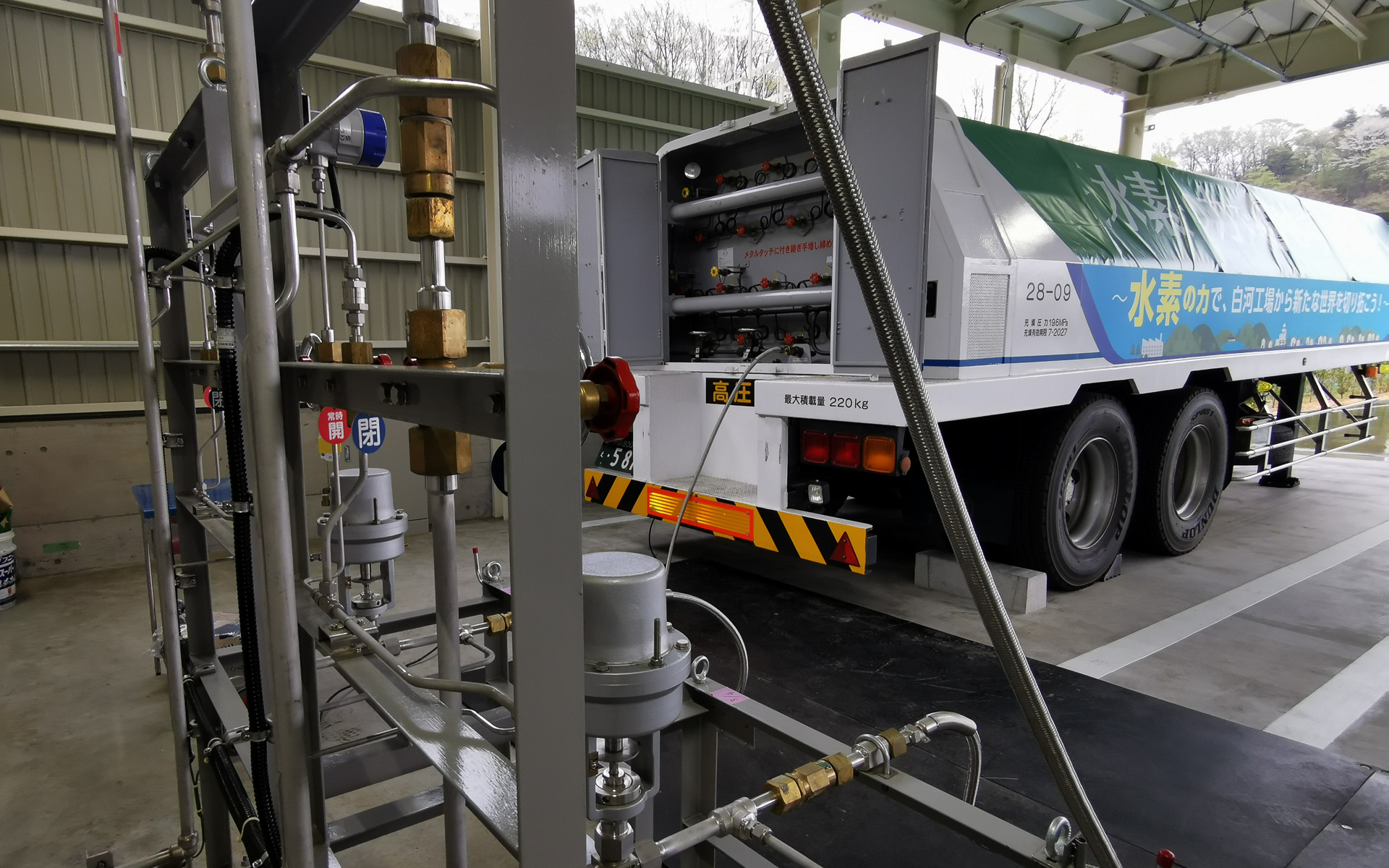 トレーラーに抽出用の配線をつないだところ