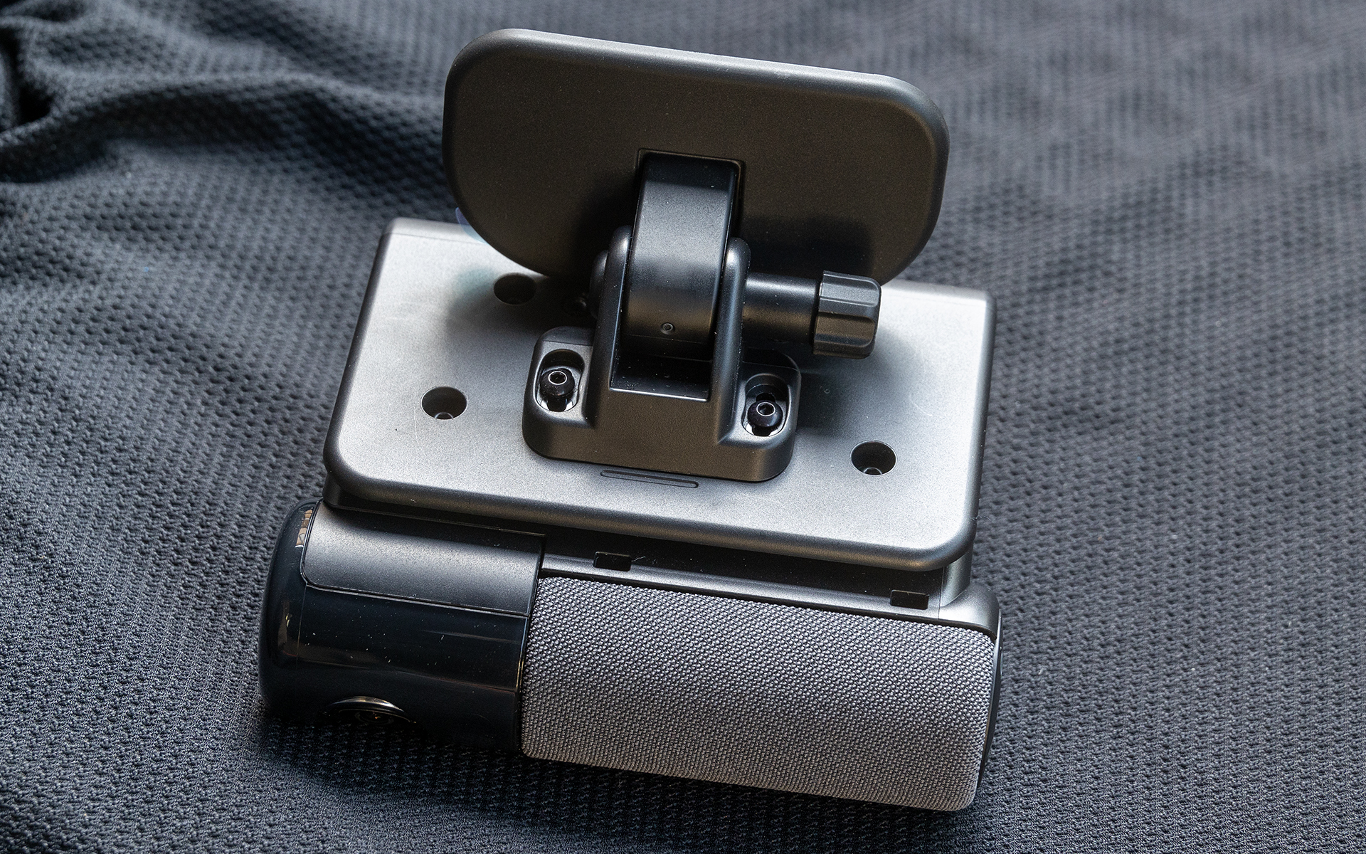 NP1の基台はネジ位置の変更で本体位置の調整ができる