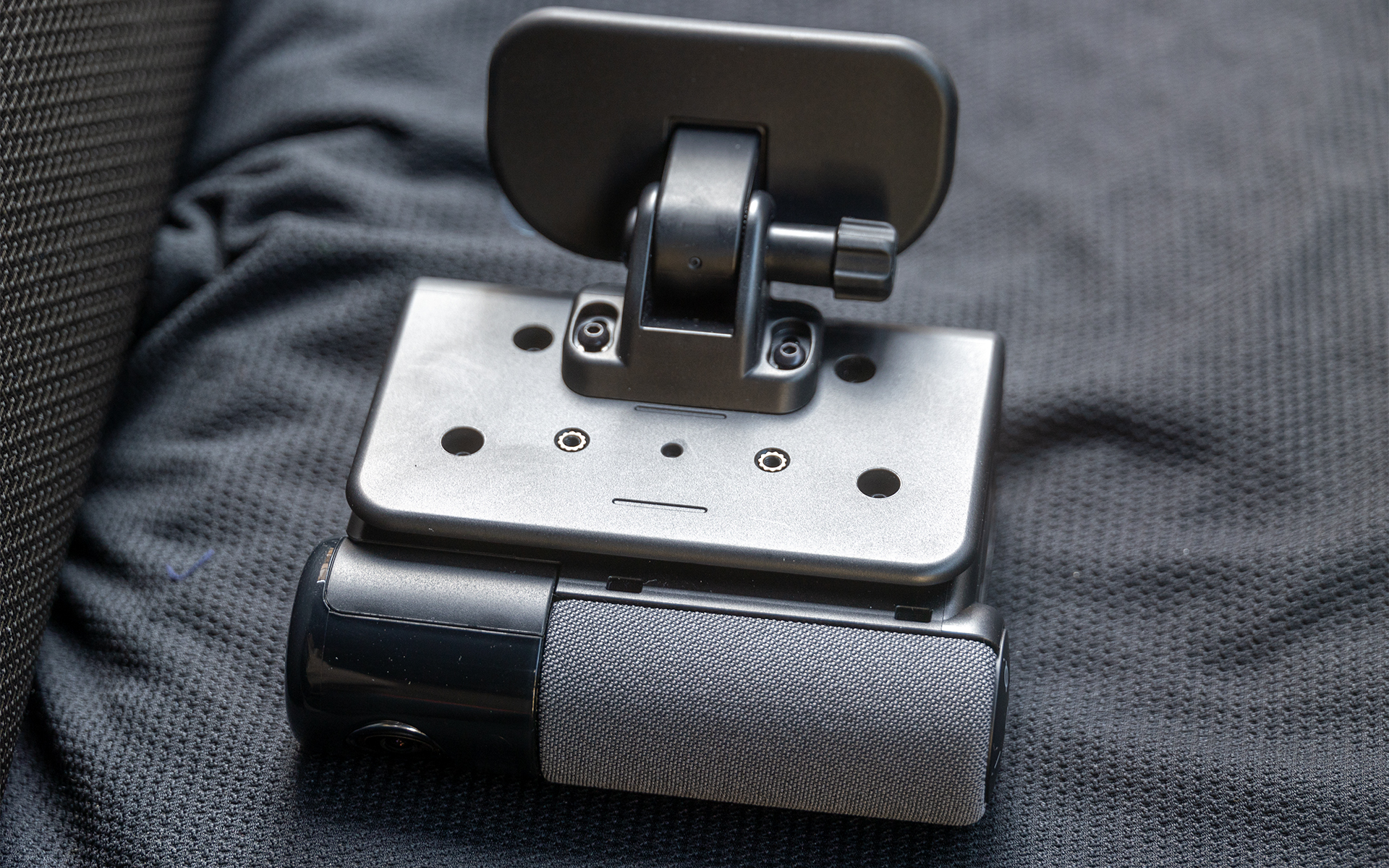 NP1の基台はネジ位置の変更で本体位置の調整ができる