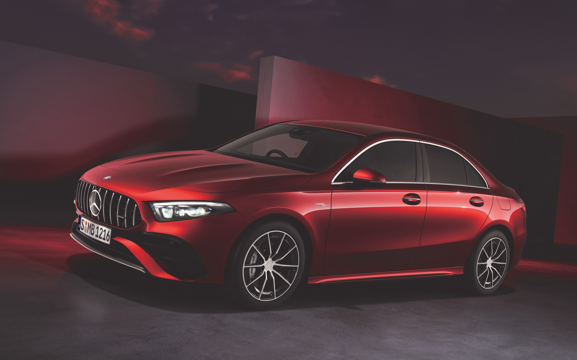 メルセデスAMG A 35 4MATIC セダン