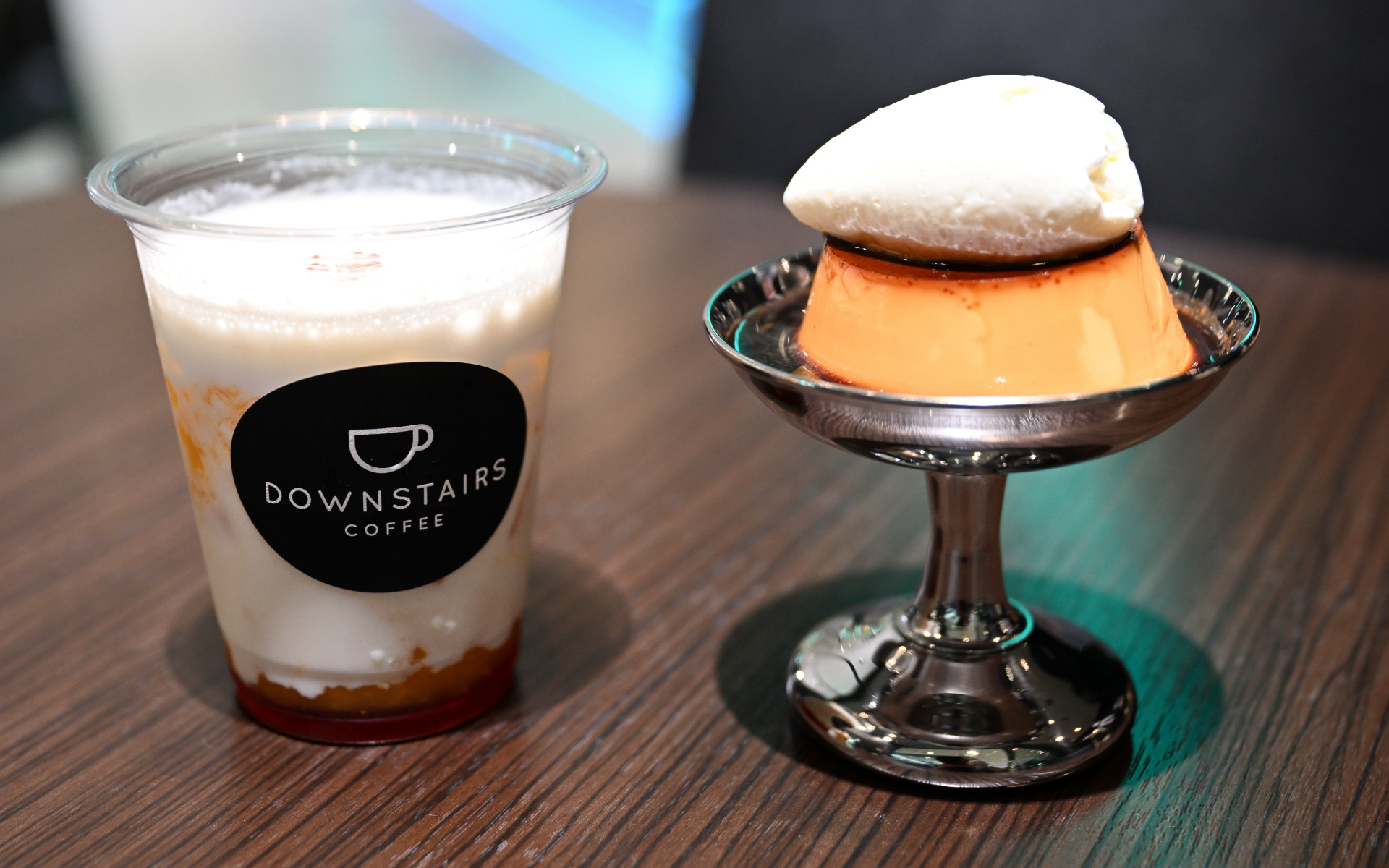 メルセデス ミー大阪限定のミックスジュースと昔ながらのプリン。こちらも8月31日までの限定販売