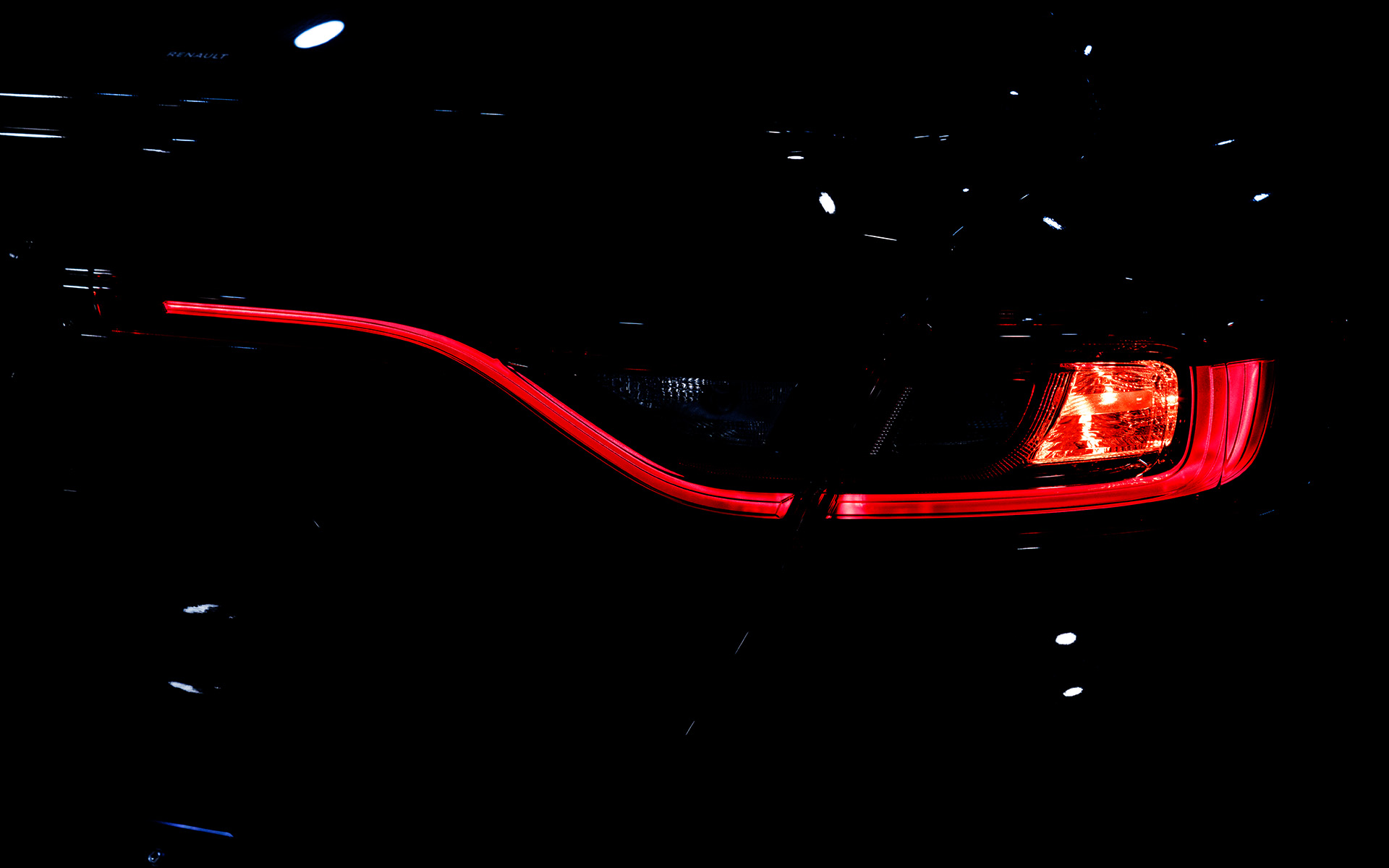 リアコンビランプの点灯パターン。リアコンビランプもLED