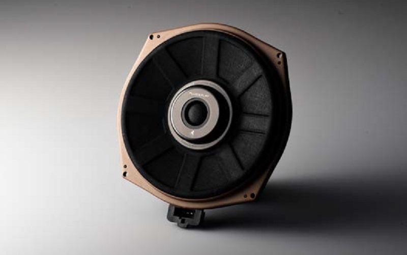 ビーウィズの純正交換型サブウーファーモジュール「PLUG＆PLAY BMWSUB/01」