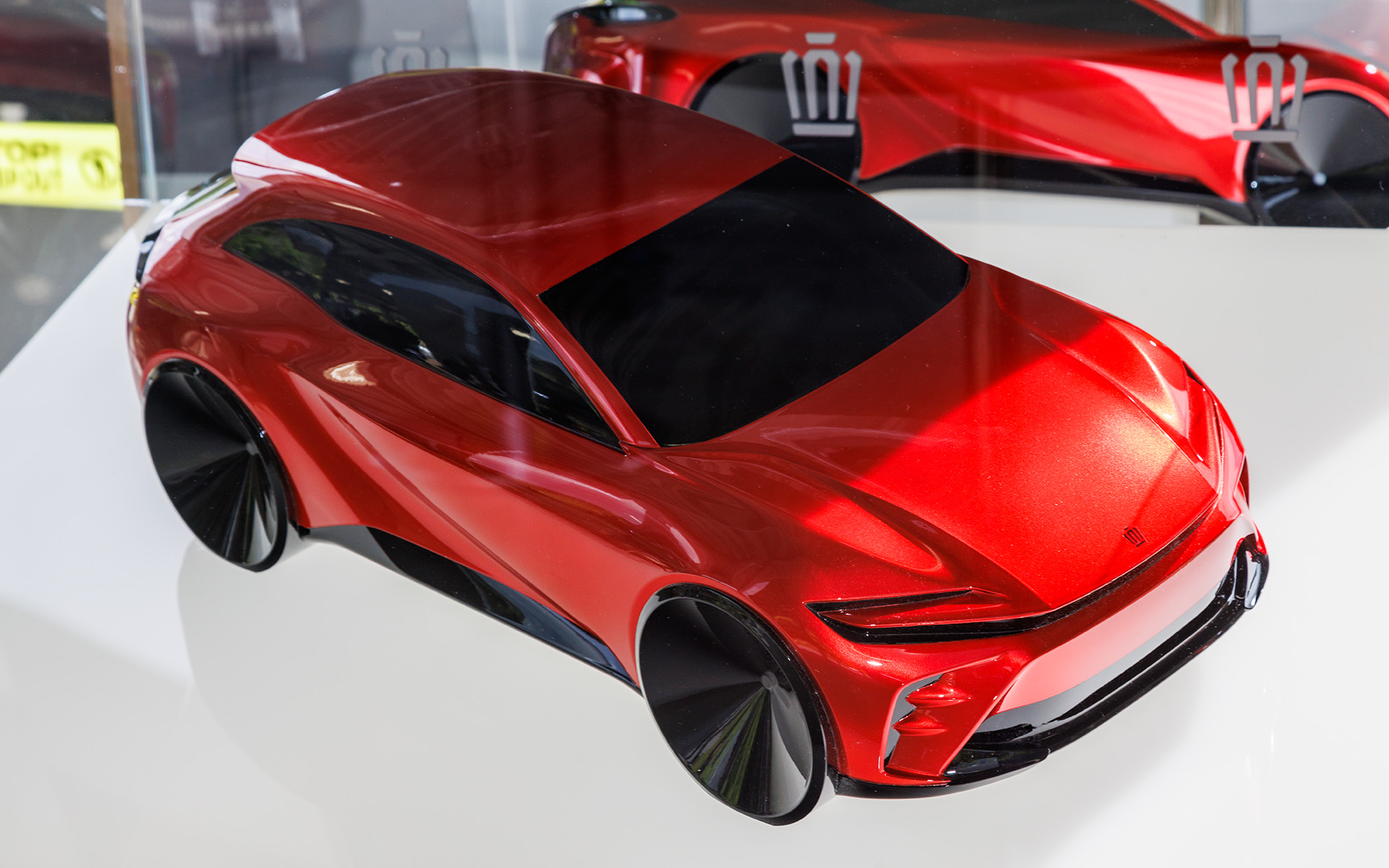 会場に飾られていた新型クラウンシリーズのデザインモデル。これはスポーツ