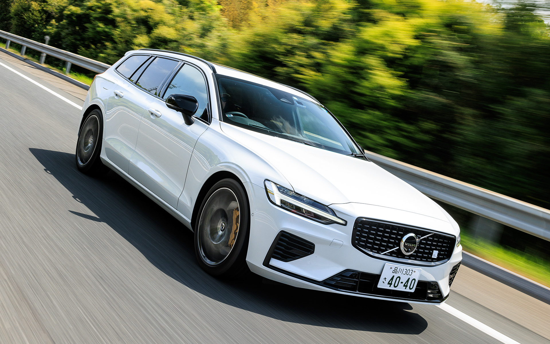 V60 Recharge Polestar Engineered