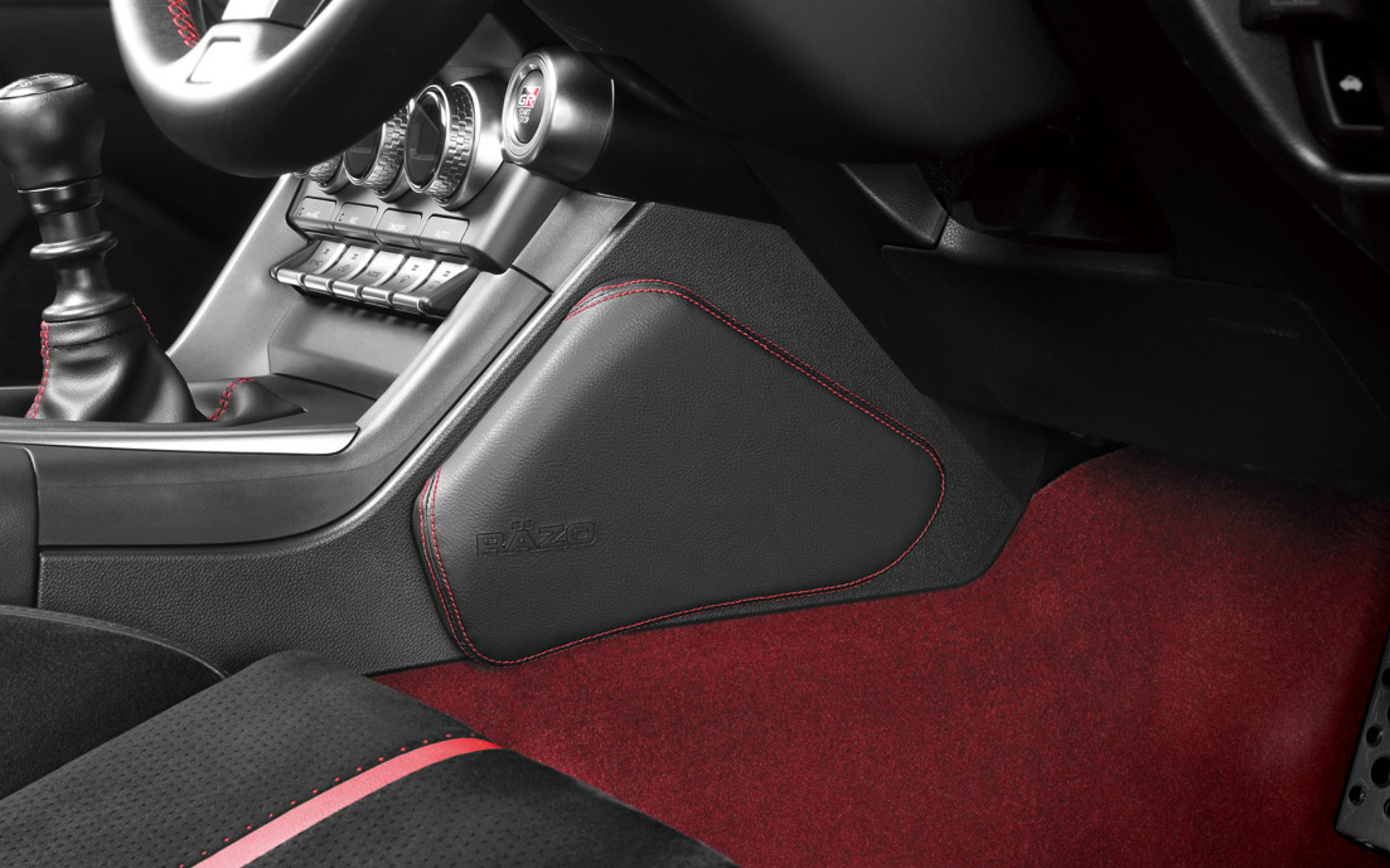 GR86/BRZ専用「ニーパッド」装着イメージ