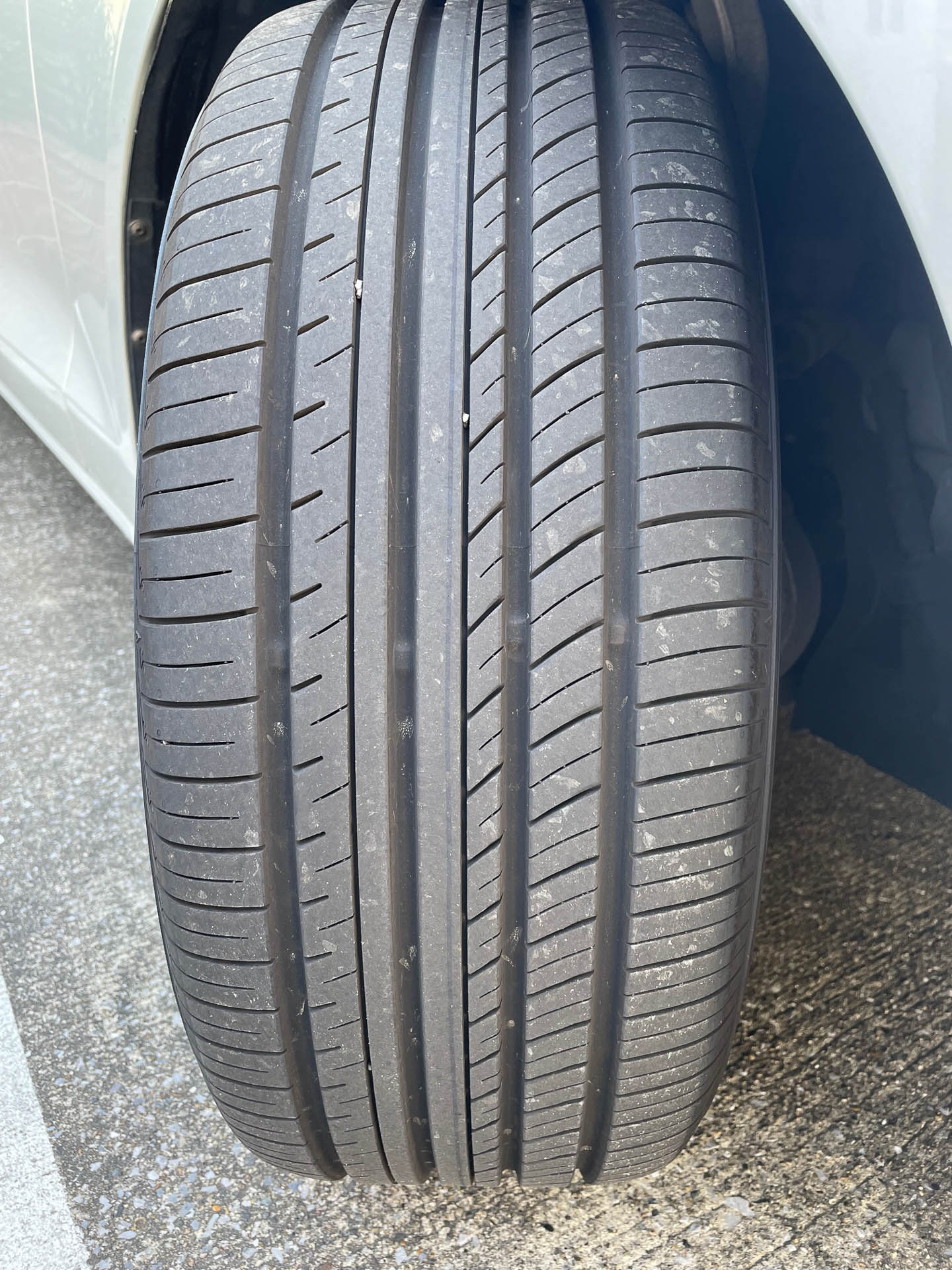 履き替えたADVAN dB。静粛性はdBの生命線。ADVANらしく運動性能もなかなかです