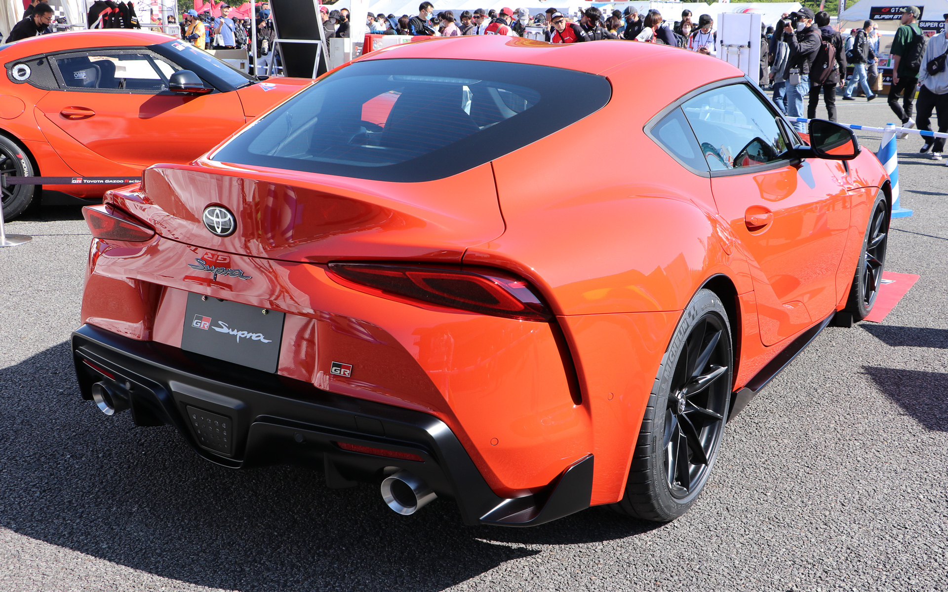 GRスープラ特別仕様車「Plasma Orange 100 Edition」