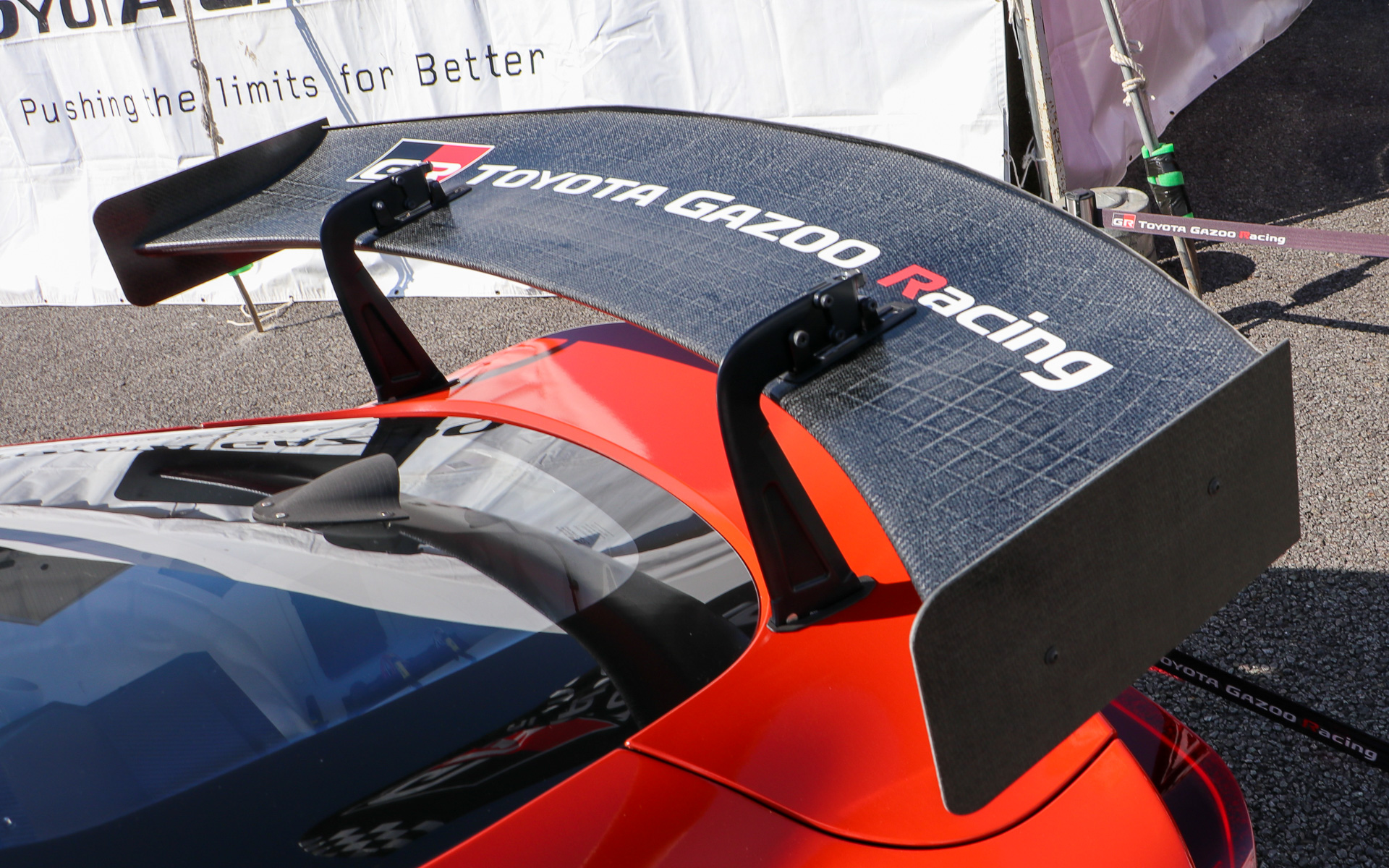 スワンネックのGTウイング