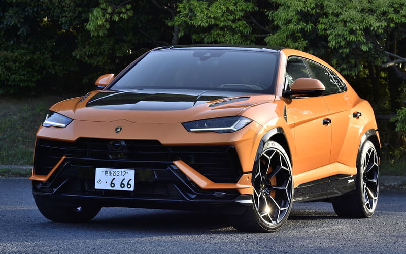 ランボ ウルス ペルフォルマンテ限定版 ランボルギーニ「ウルス ペルフォルマンテ」発表 666馬力の
