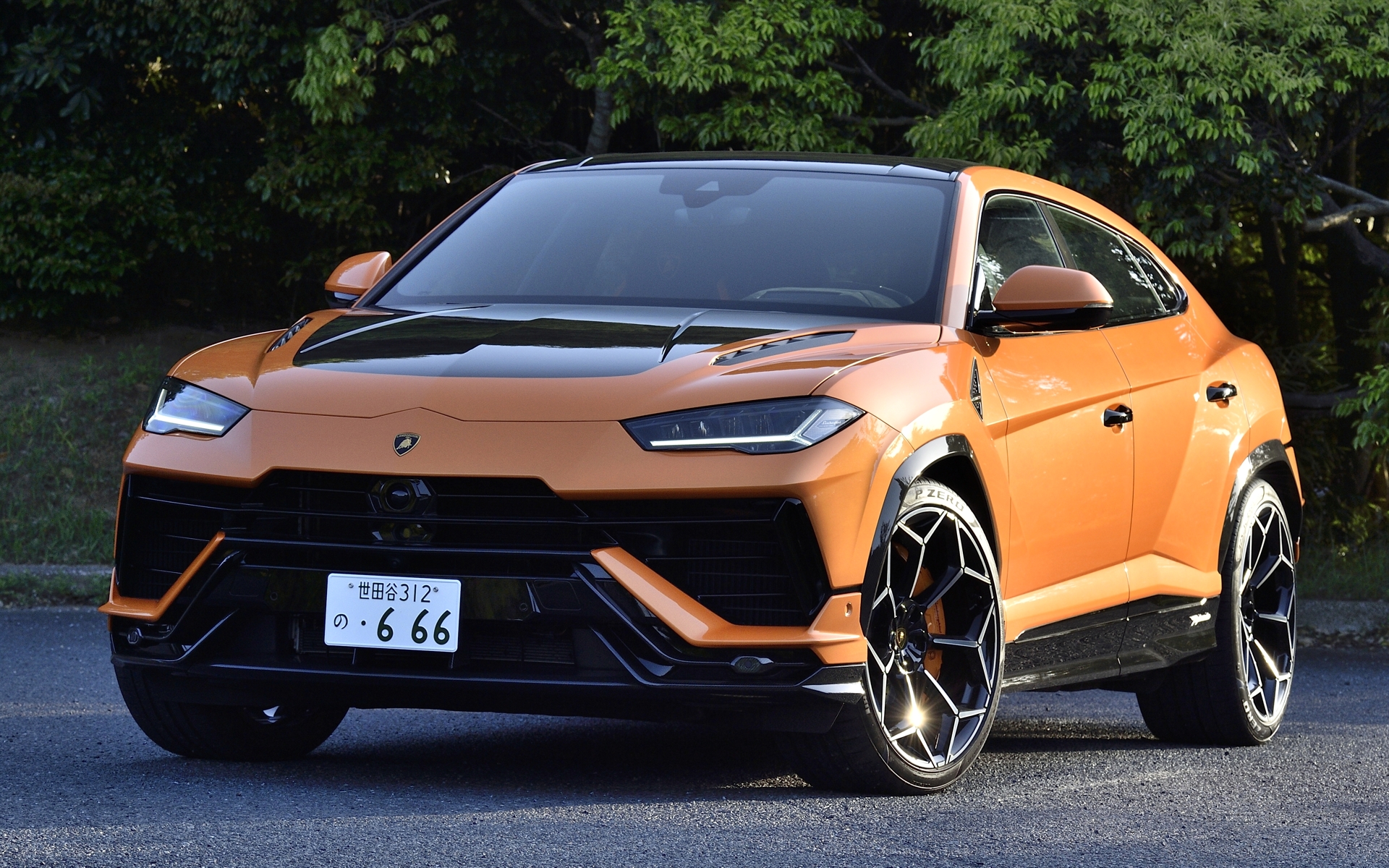 ウルスの上位グレードとなるペルフォルマンテ