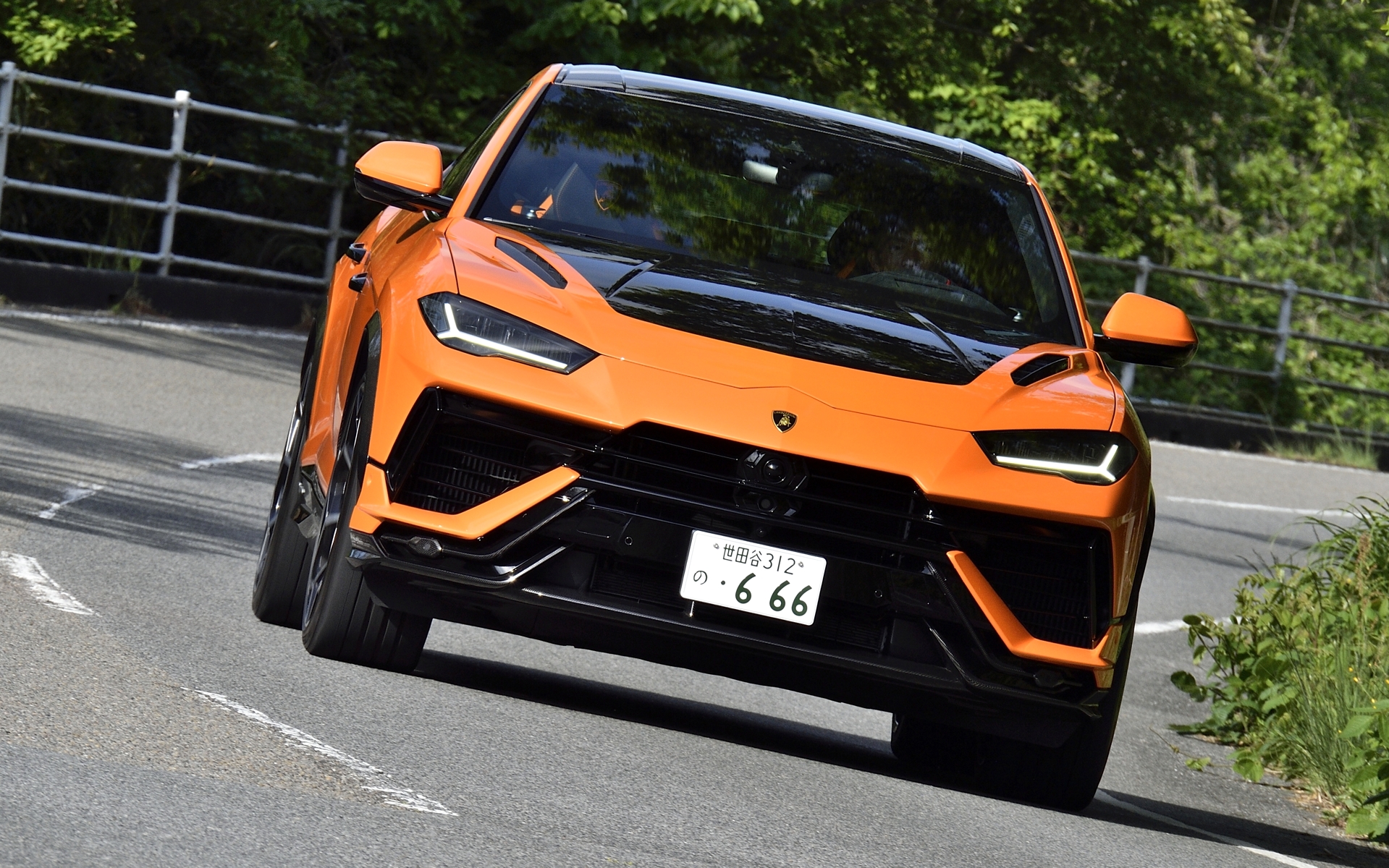 ランボルギーニ「ウルス」の上位グレード「ペルフォルマンテ」