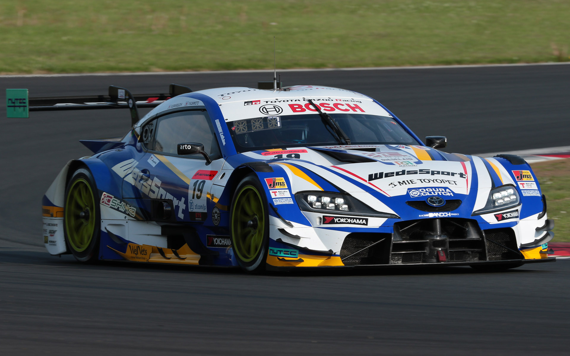 GT500クラス2位の19号車 WedsSport ADVAN GR Supra（国本雄資/阪口晴南組、YH）