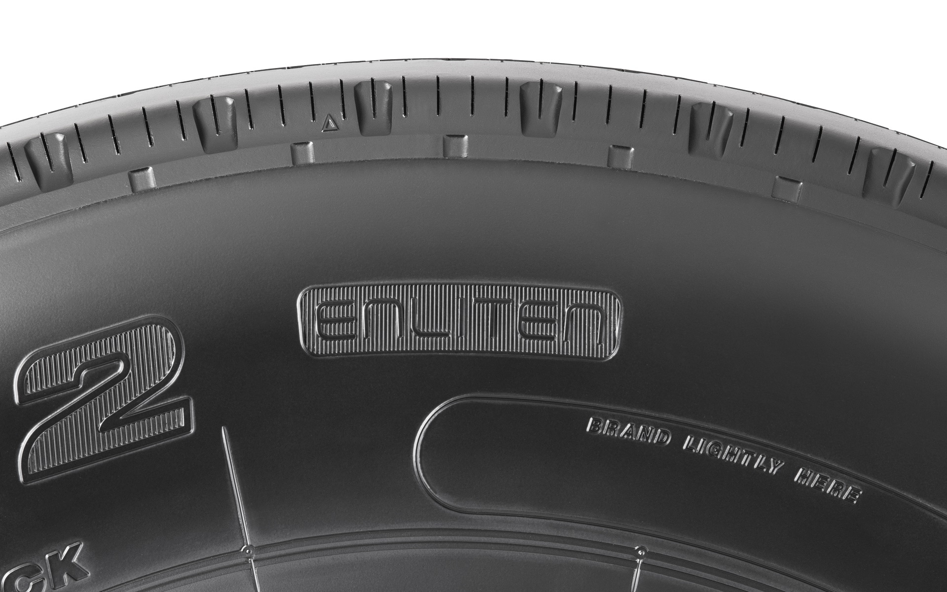 「ENLITEN」のロゴがサイドウォールに入る