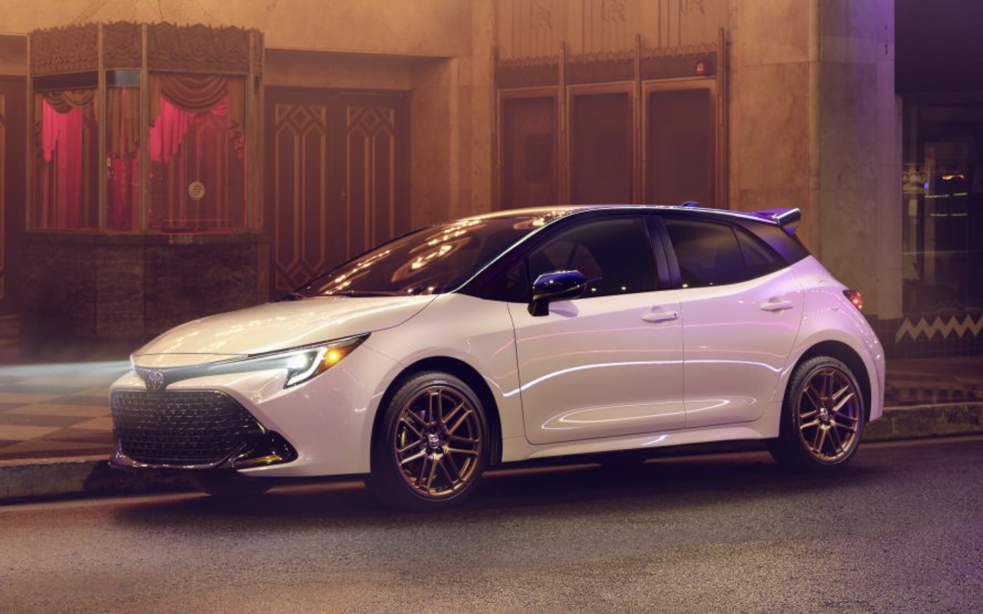 カローラ ナイトシェード スペシャル エディション（ハッチバック）