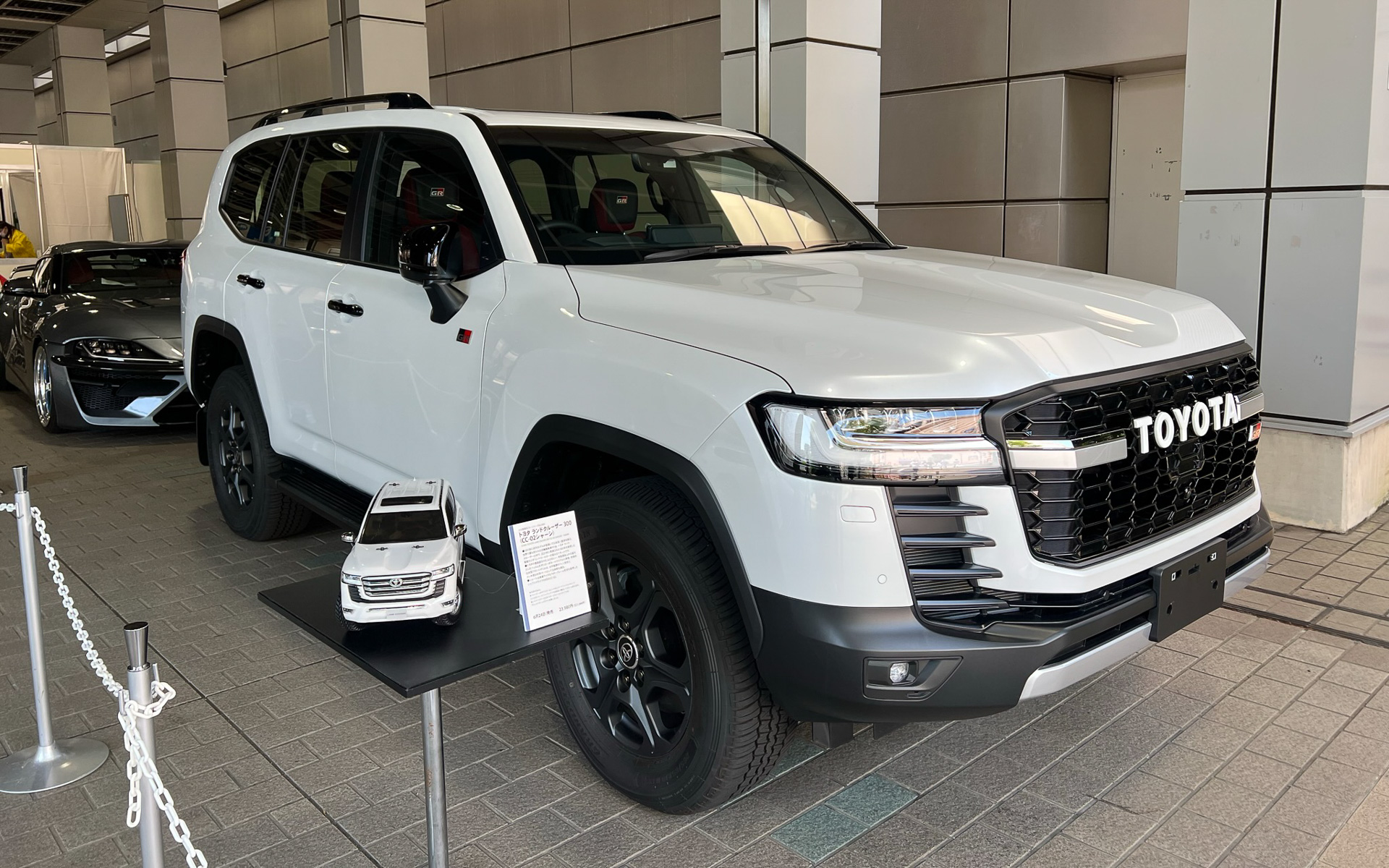 静岡ホビーショーでは実車とRCカーの同時展示を実施