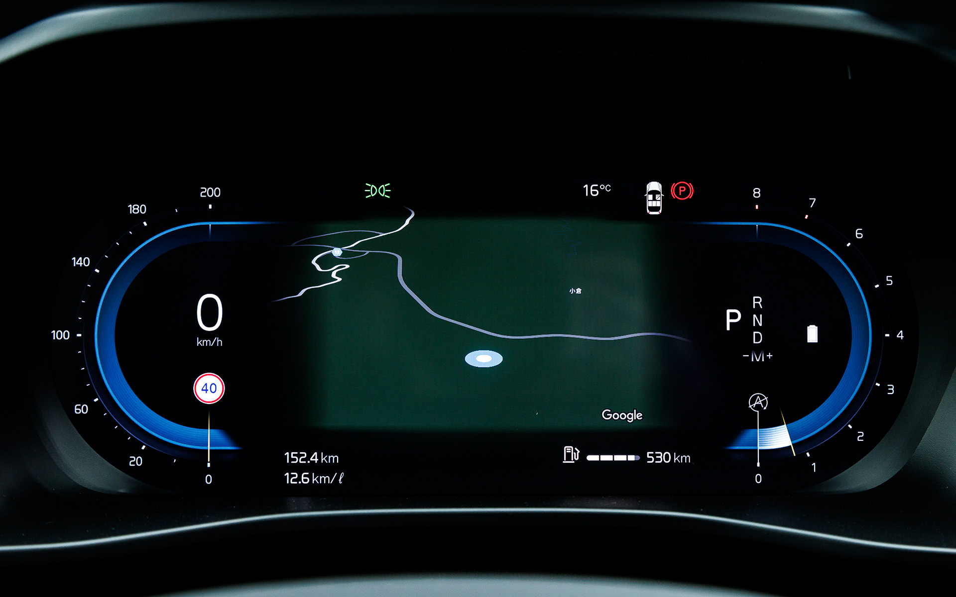 フェイスリフトに伴いGoogle搭載インフォテイメントを全車標準装備するとともに、ドライバーディスプレイ（メーターパネル）のデザインを一新