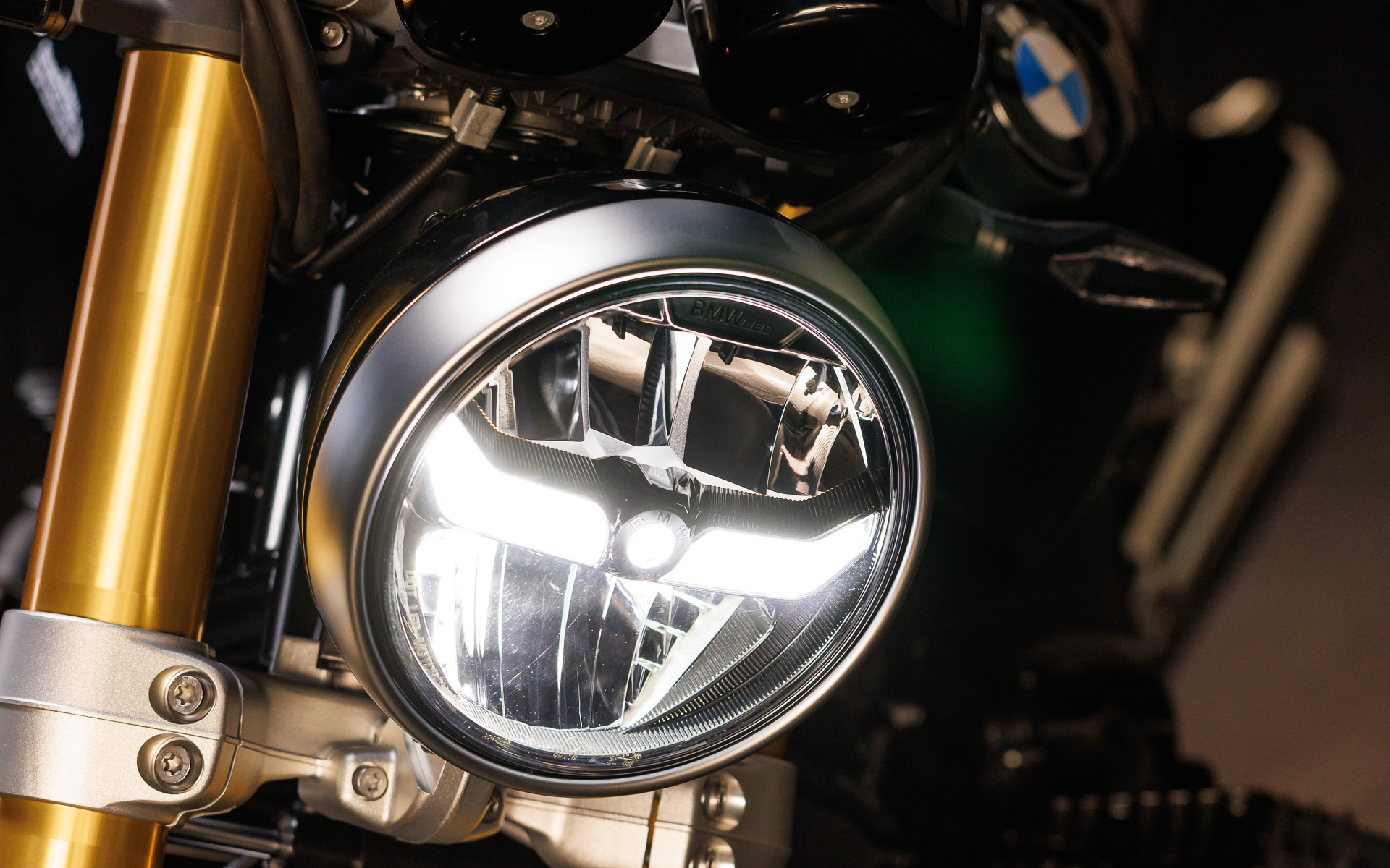 LEDヘッドライト